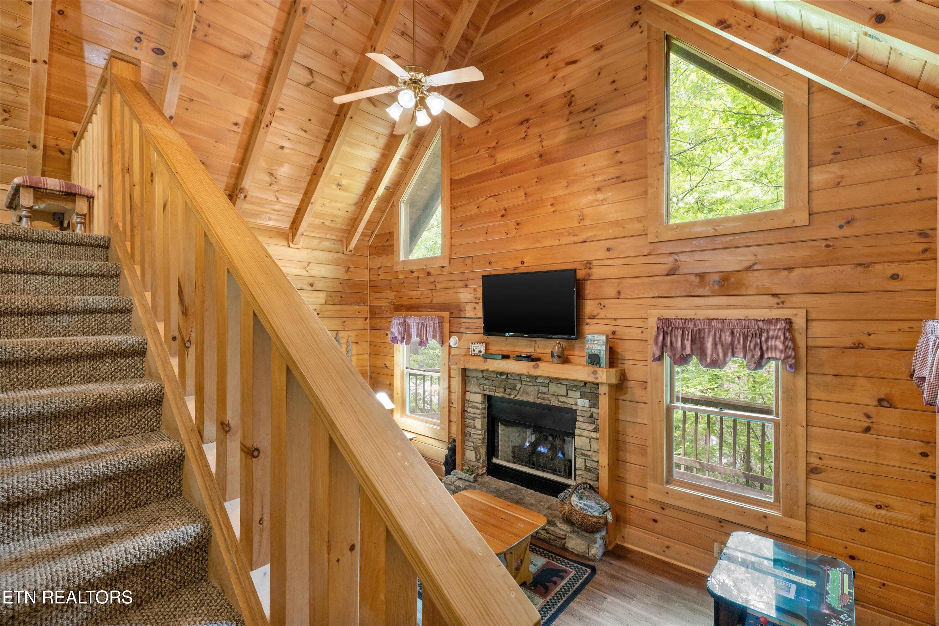 709 Grey Hawk Way