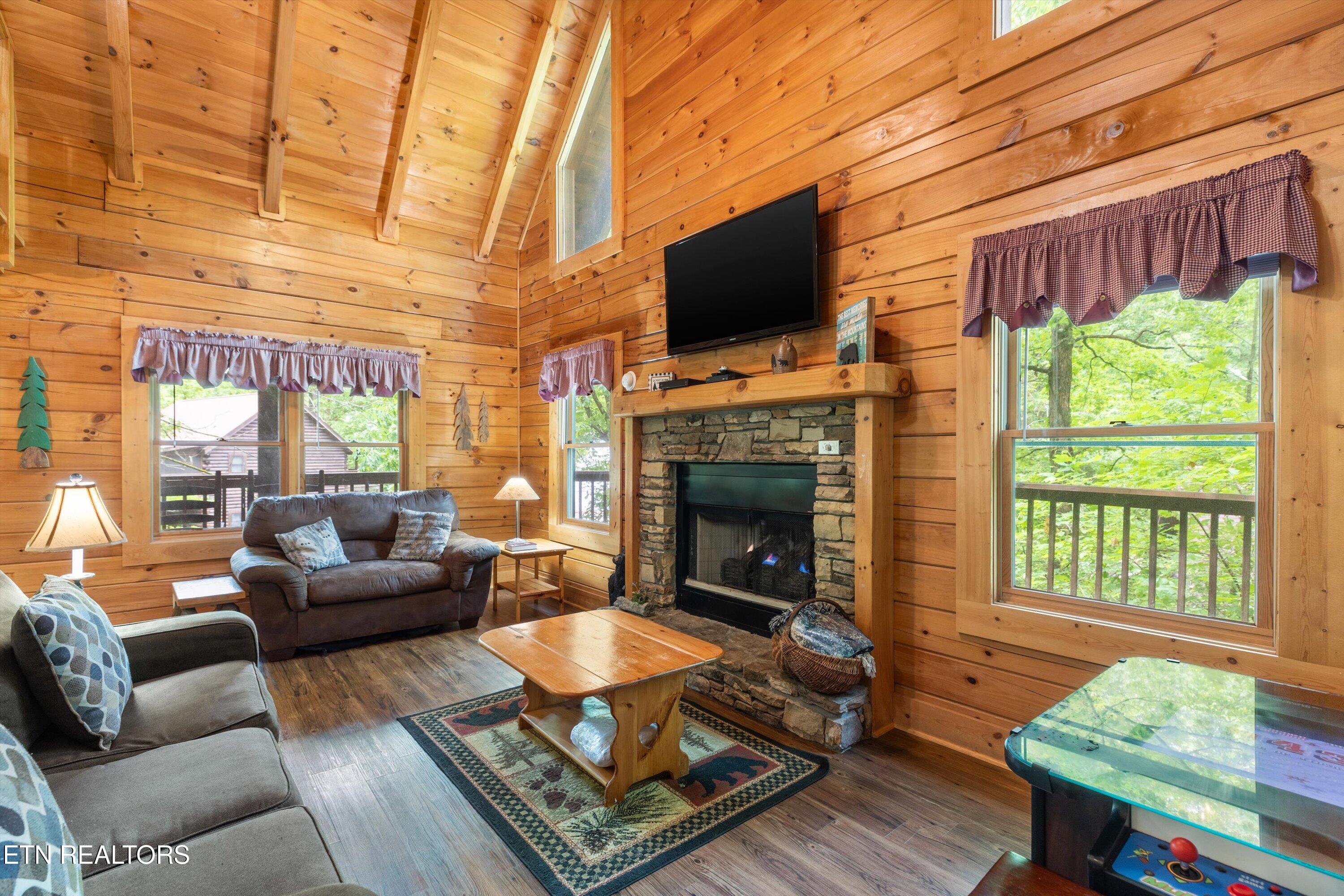 709 Grey Hawk Way