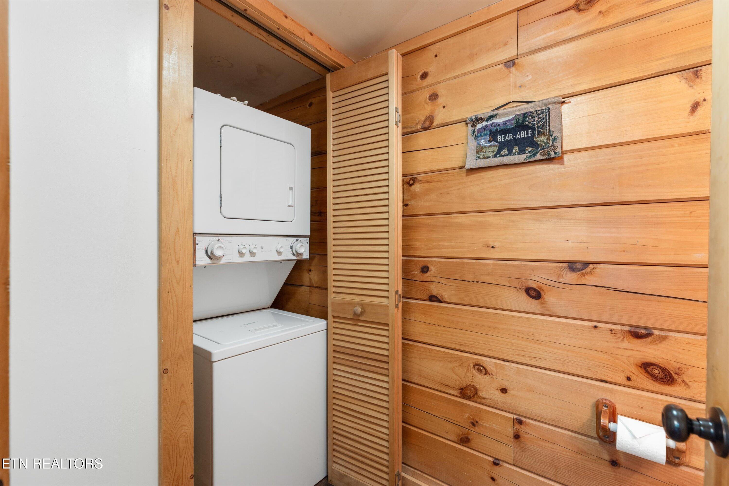 709 Grey Hawk Way