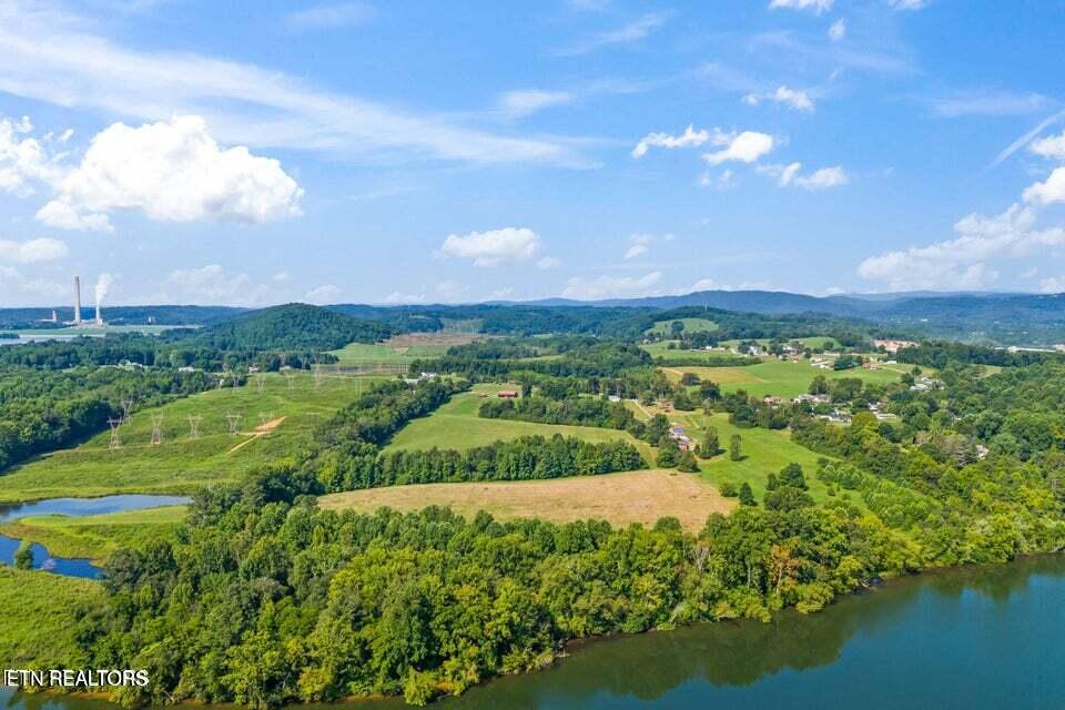 27.18 AC Swan Pond Circle Rd
