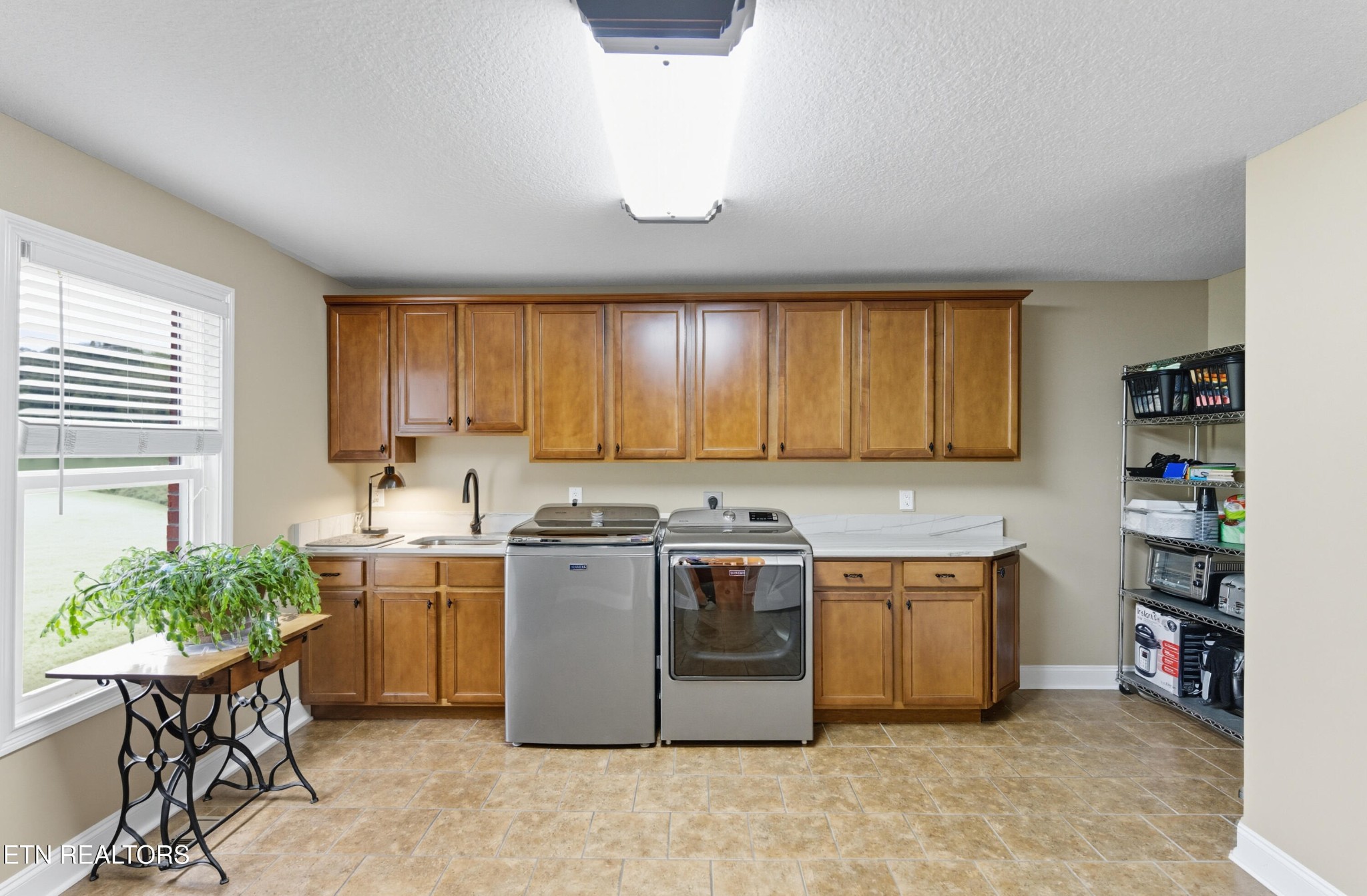 8261 Greenwell Rd