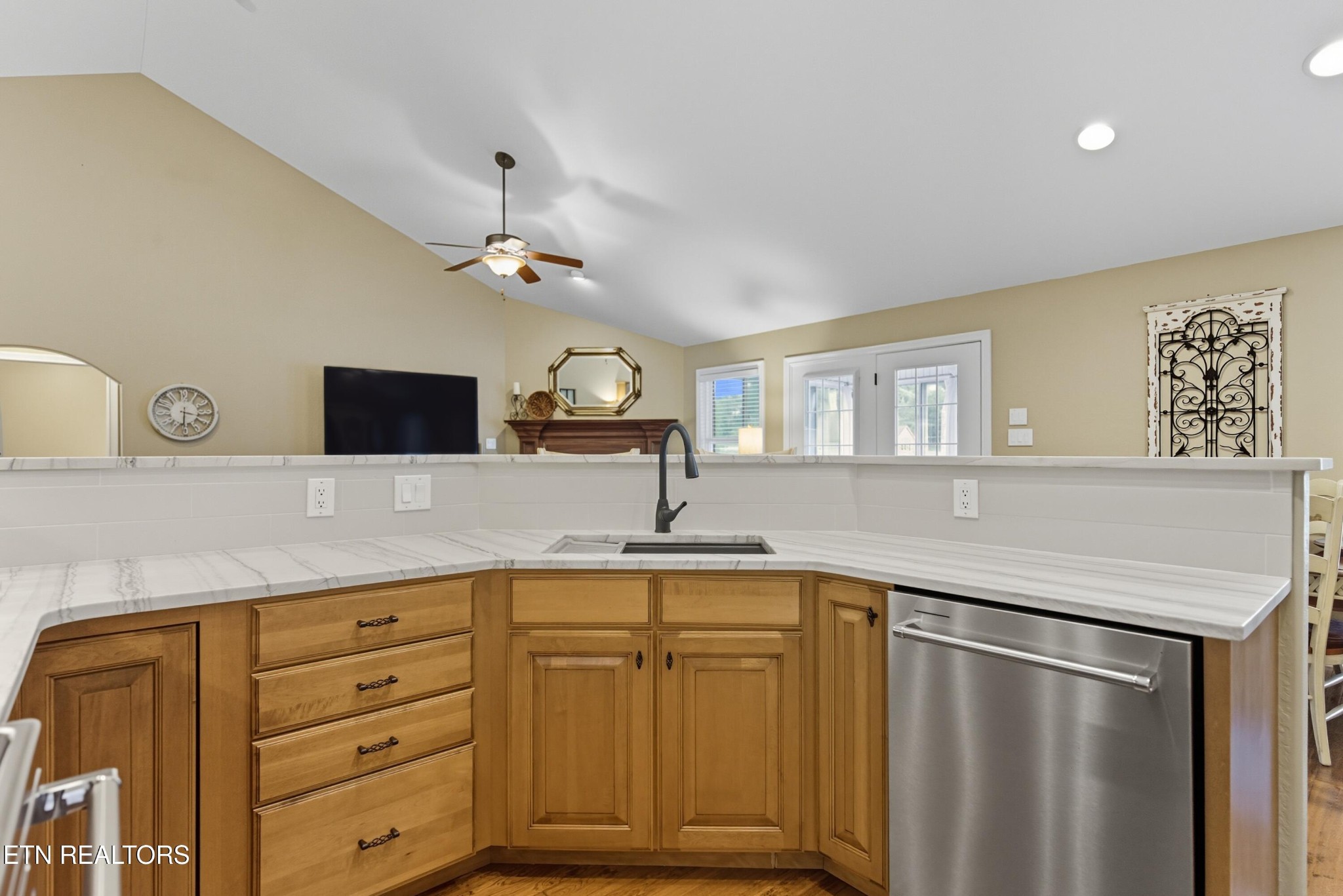8261 Greenwell Rd