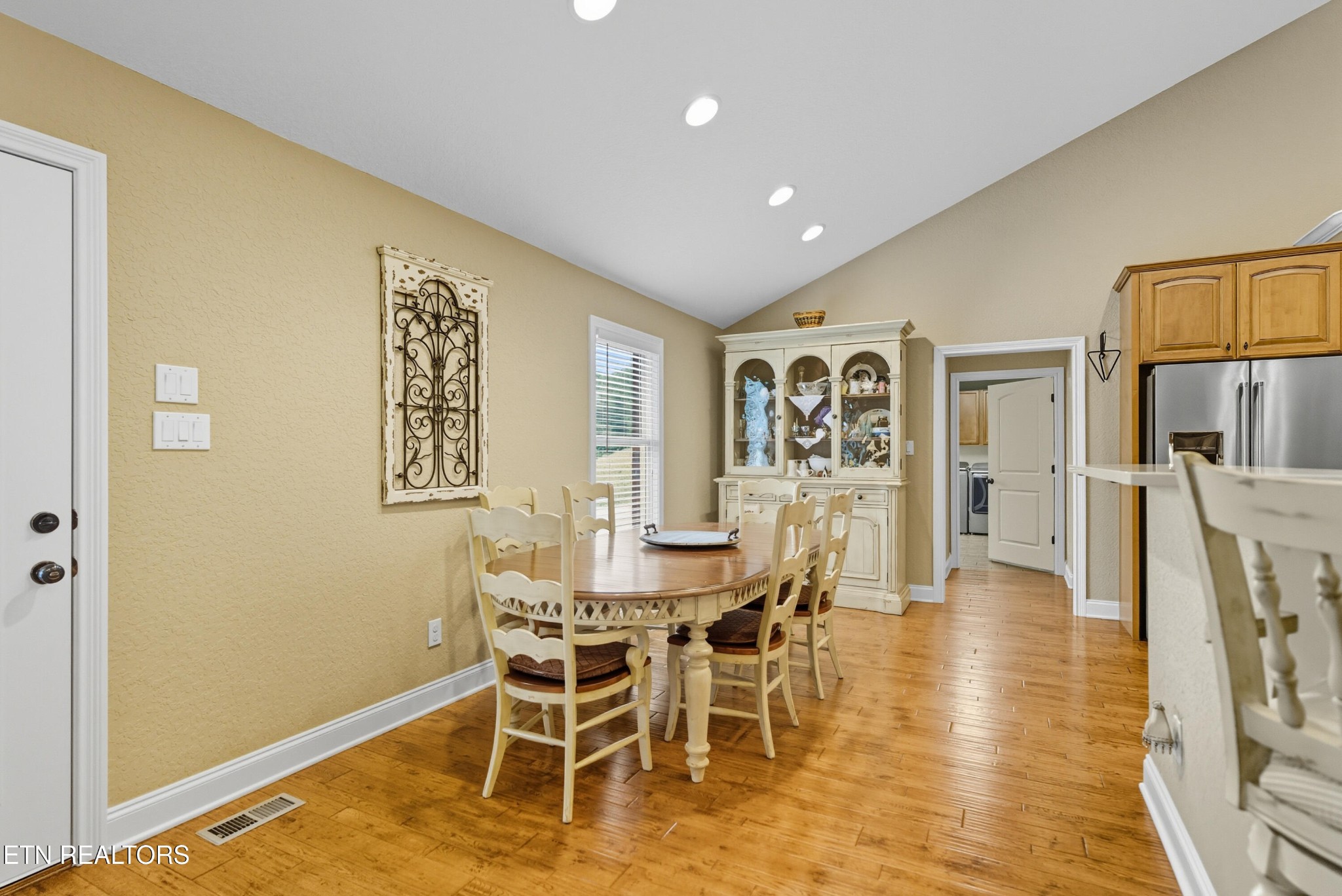 8261 Greenwell Rd