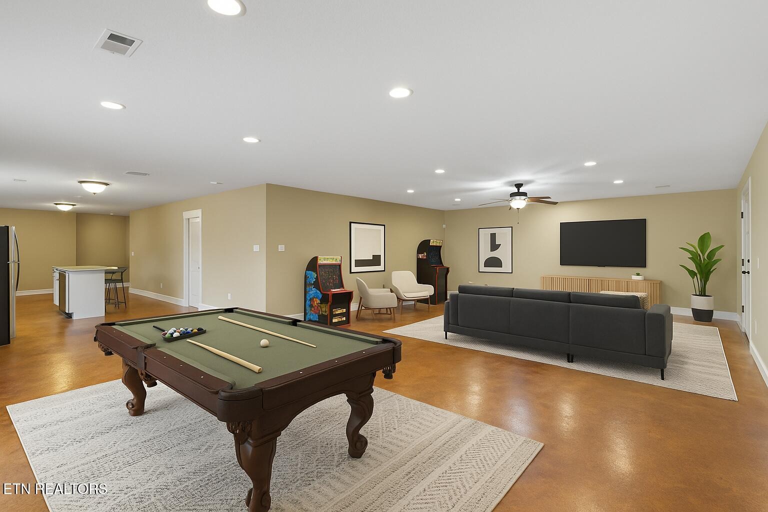 8261 Greenwell Rd