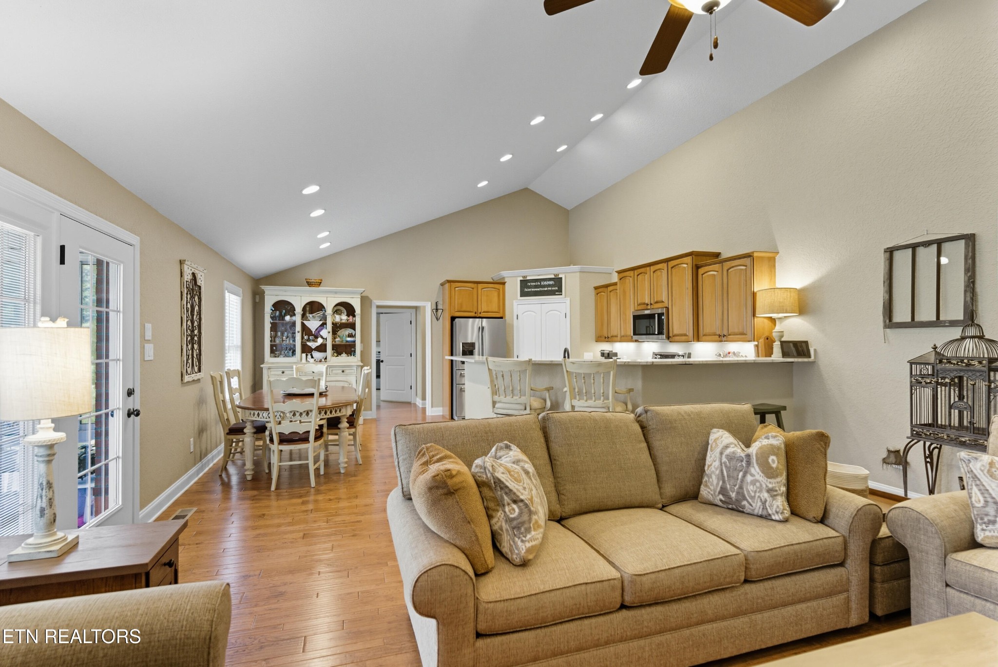 8261 Greenwell Rd