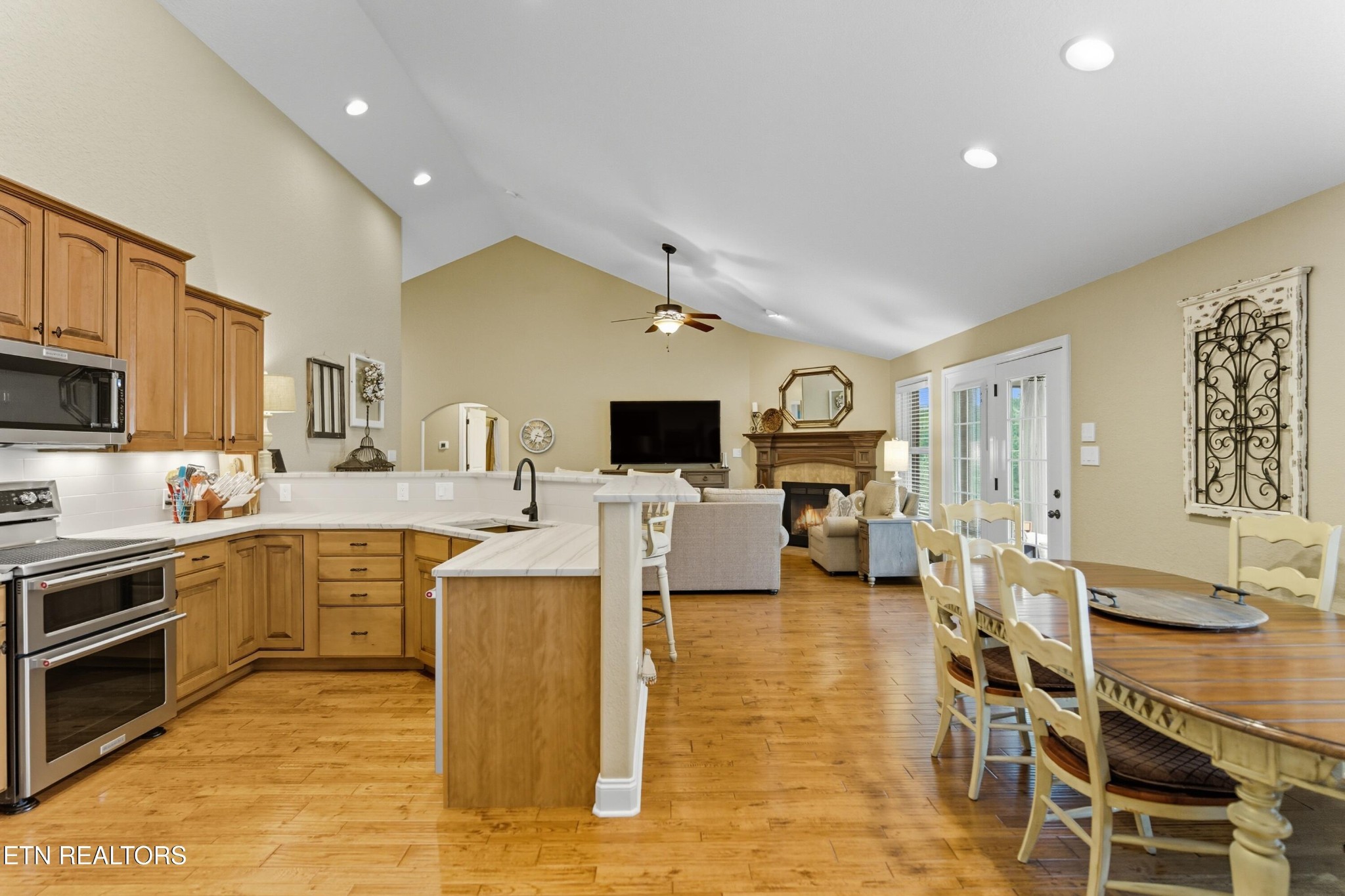 8261 Greenwell Rd