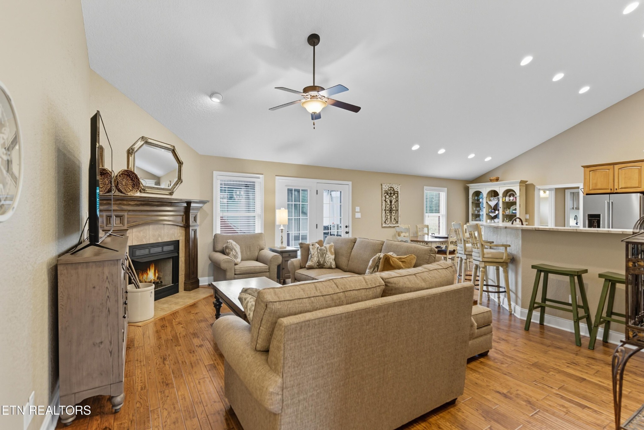 8261 Greenwell Rd