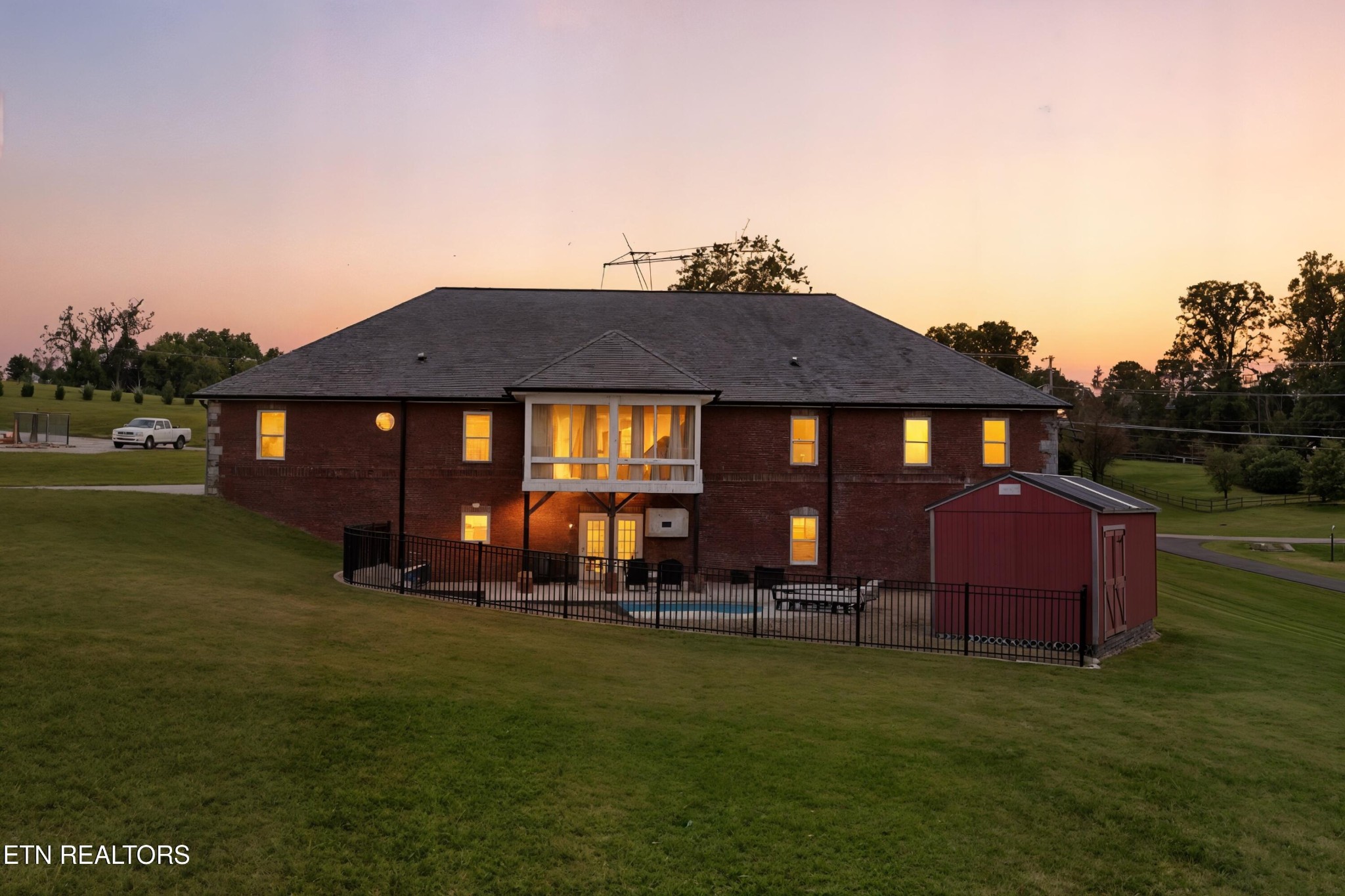 8261 Greenwell Rd