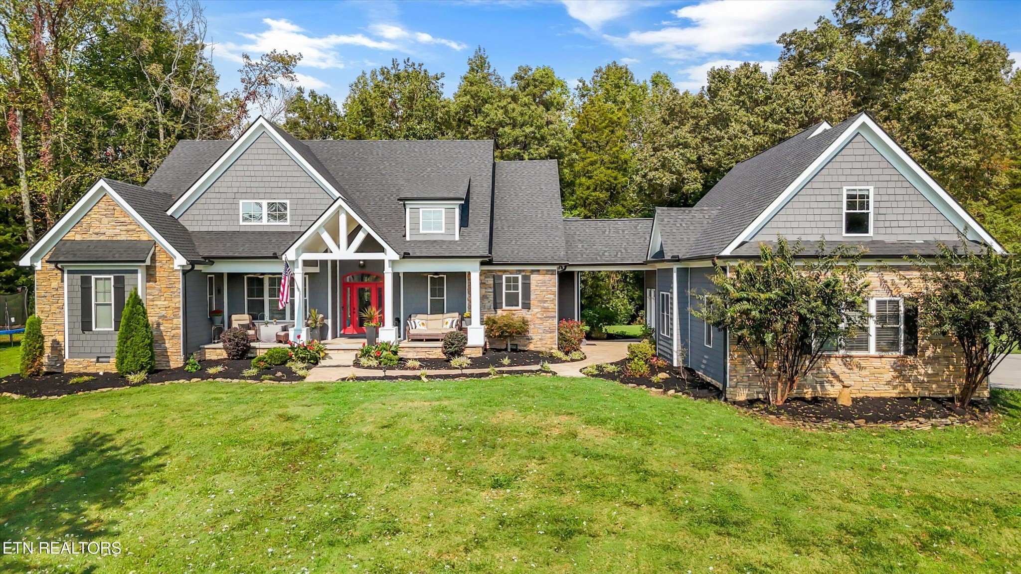 7876 Hines Valley Rd
