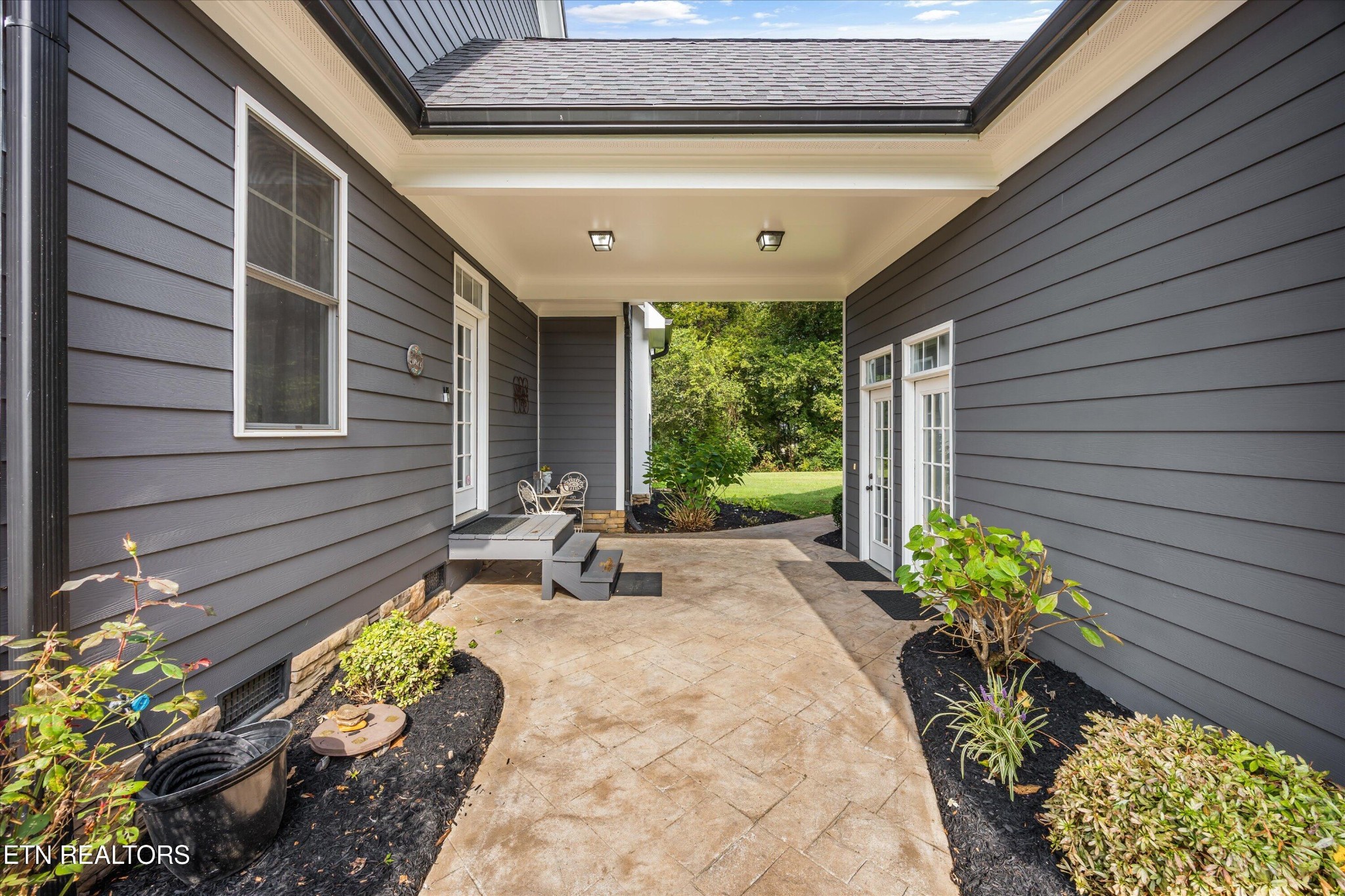 7876 Hines Valley Rd