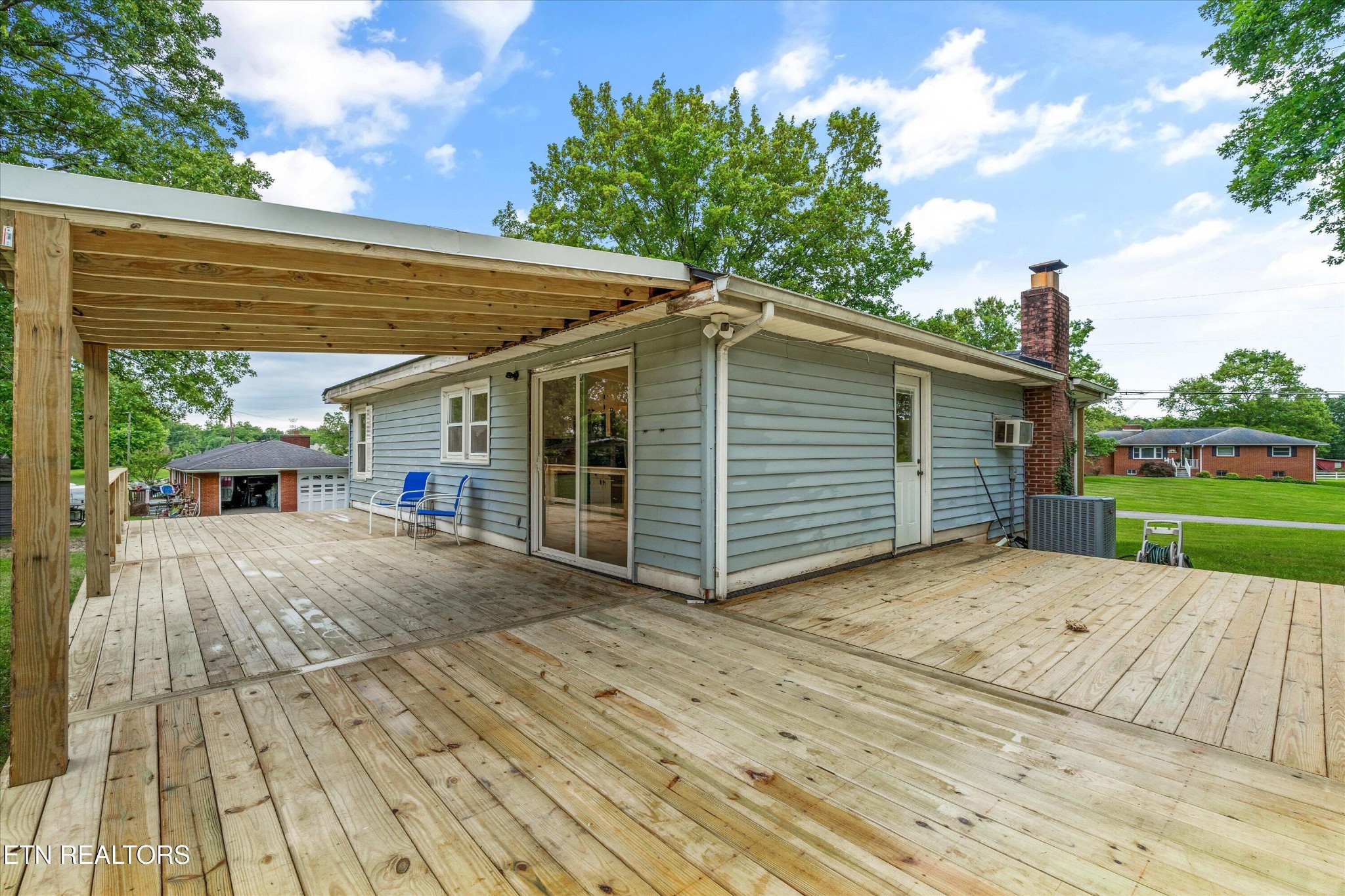6623 Pine Grove Rd