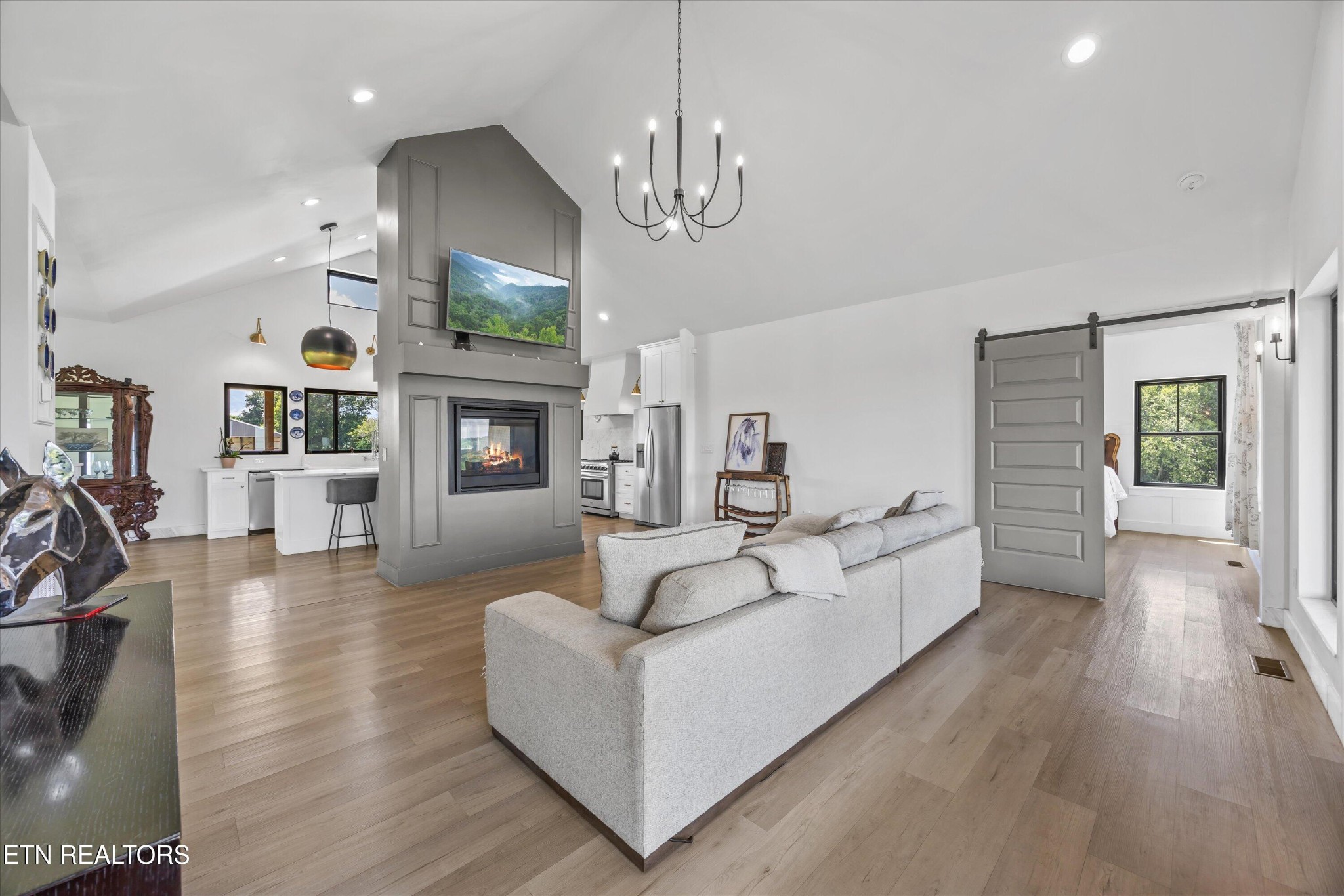 1109 Sands Rd