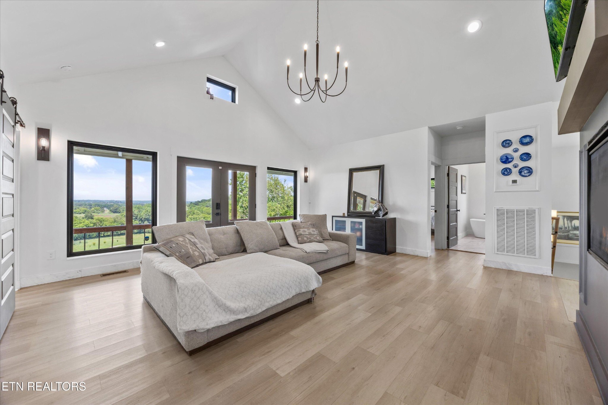 1109 Sands Rd