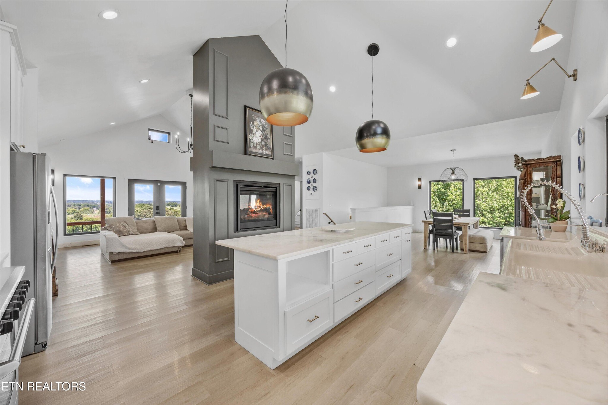 1109 Sands Rd