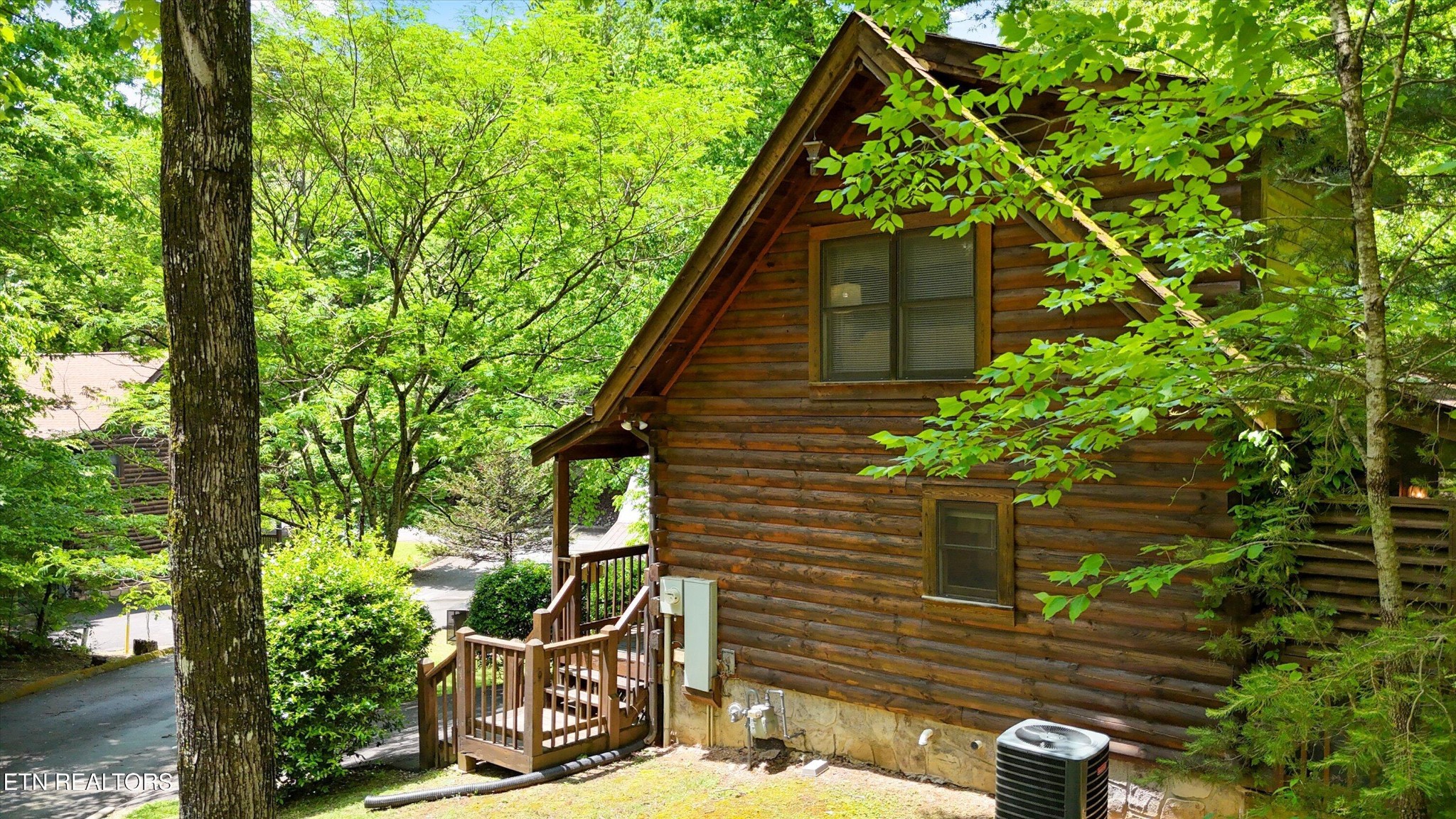 709 Grey Hawk Way