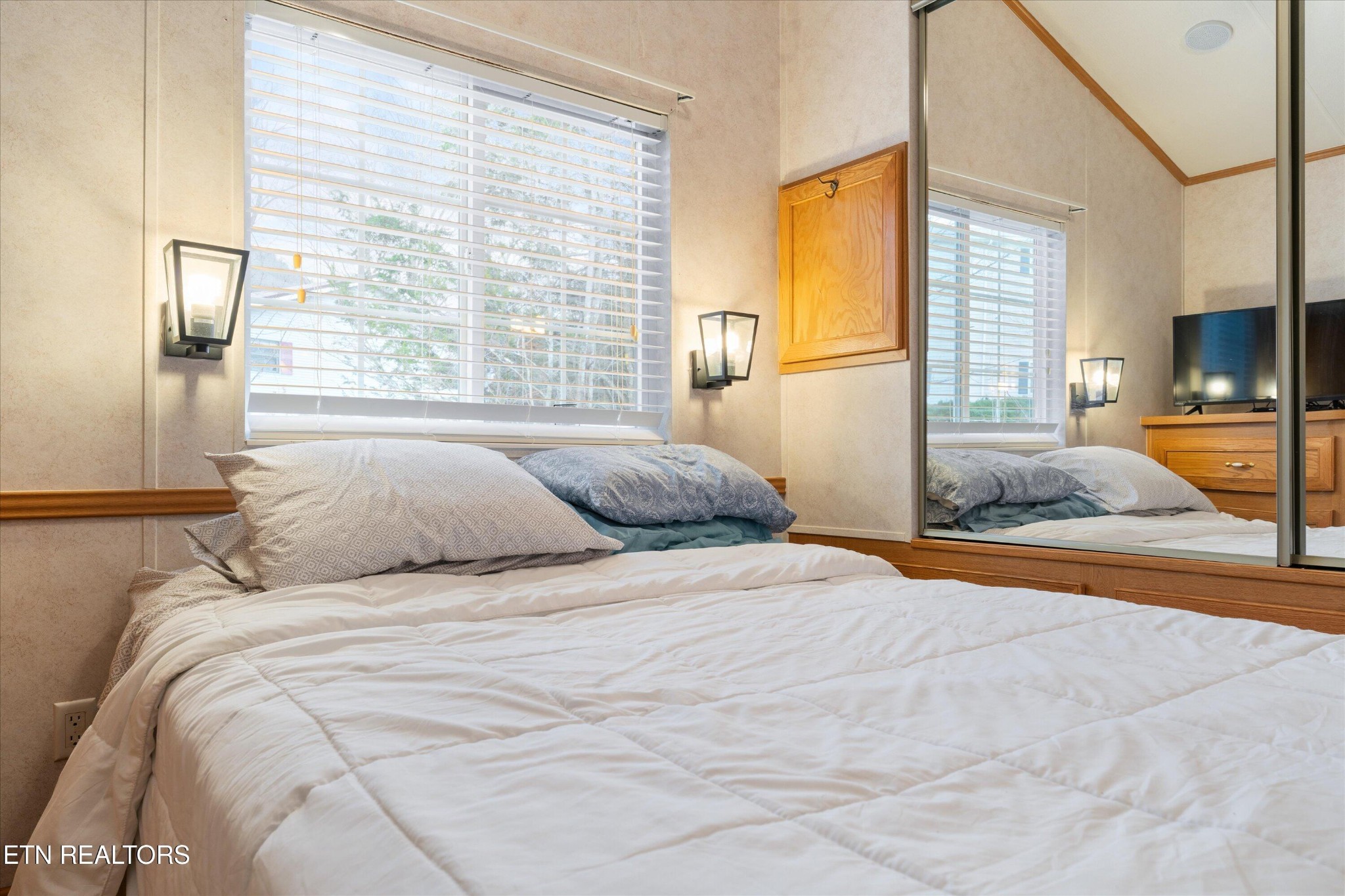5355 E Parkway Unit: 102
