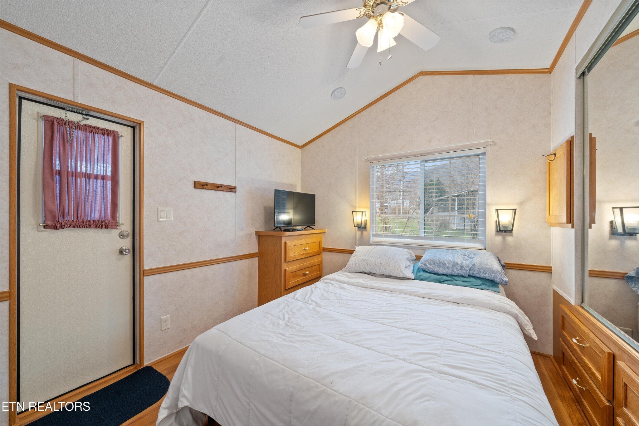 5355 E Parkway Unit: 102