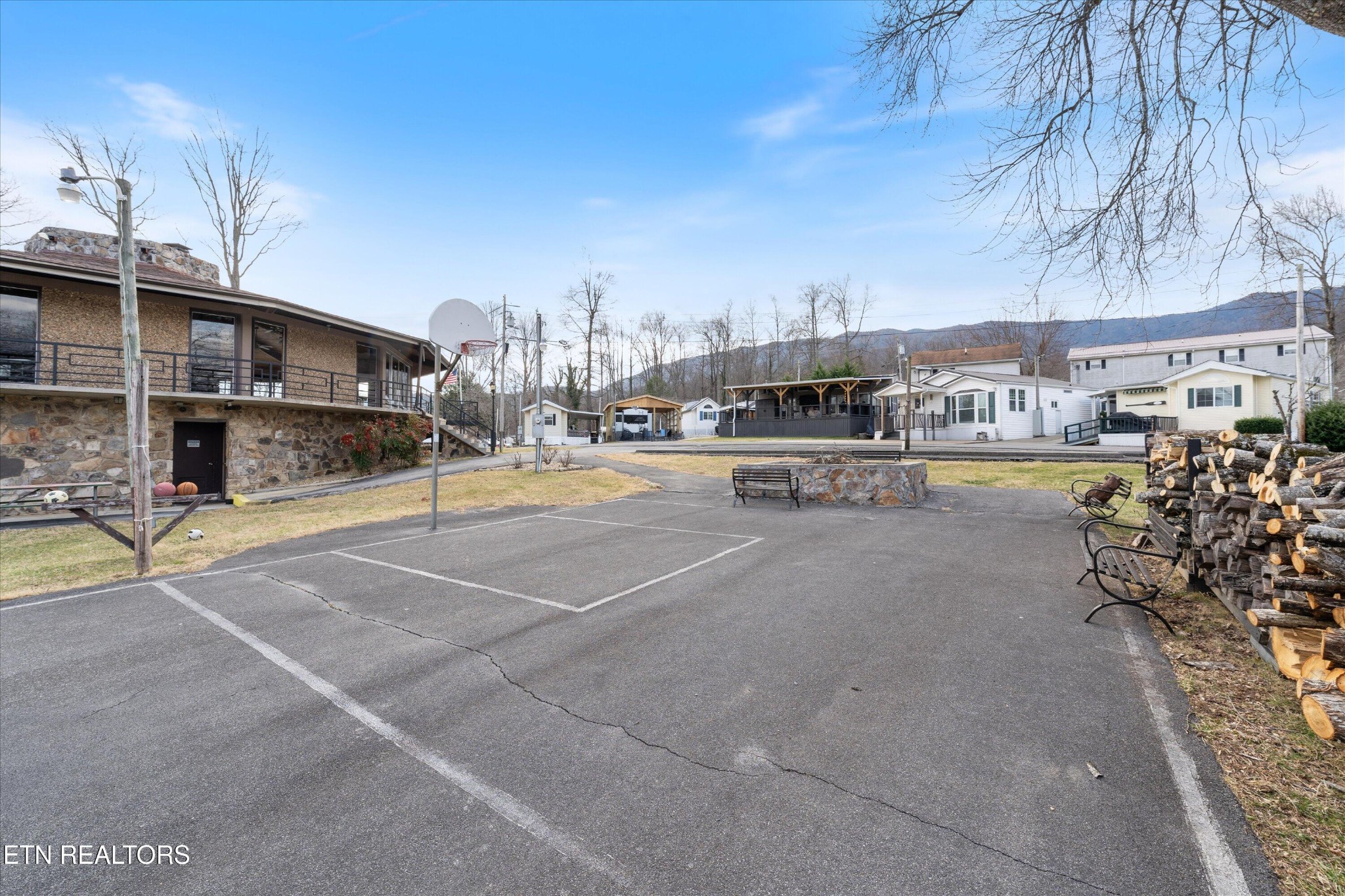 5355 E Parkway Unit: 102