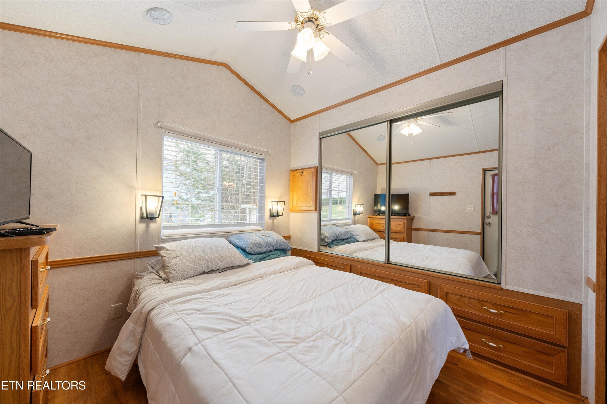 5355 E Parkway Unit: 102