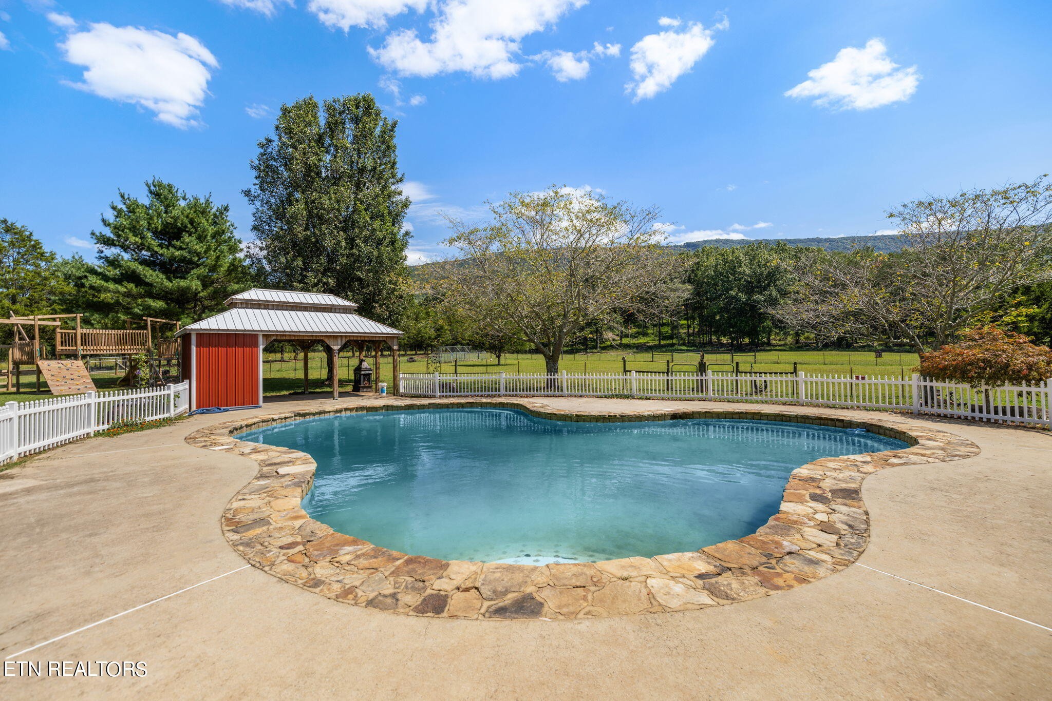 784 New Hope Loop