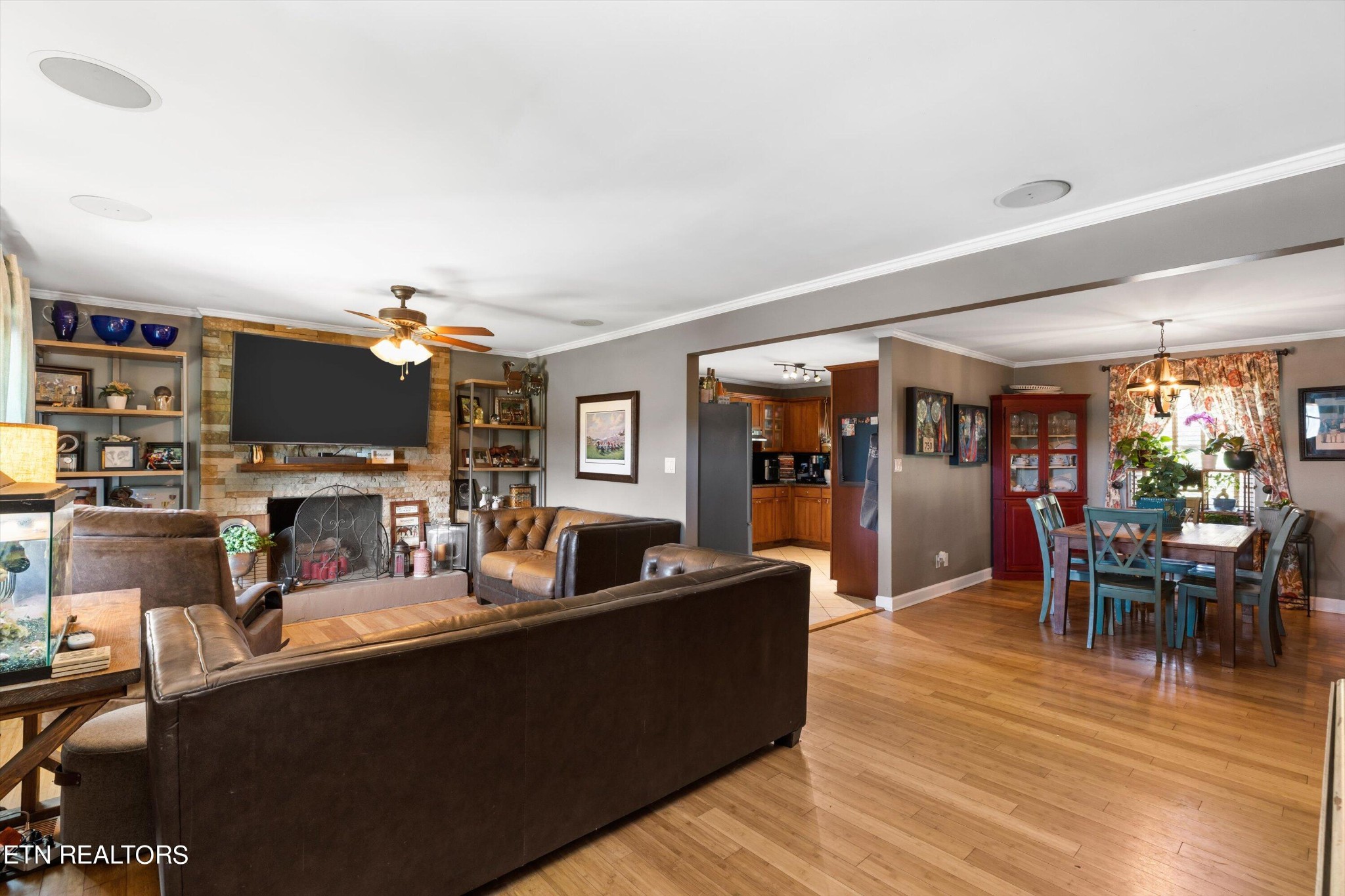 2304 W Gallaher Ferry Rd