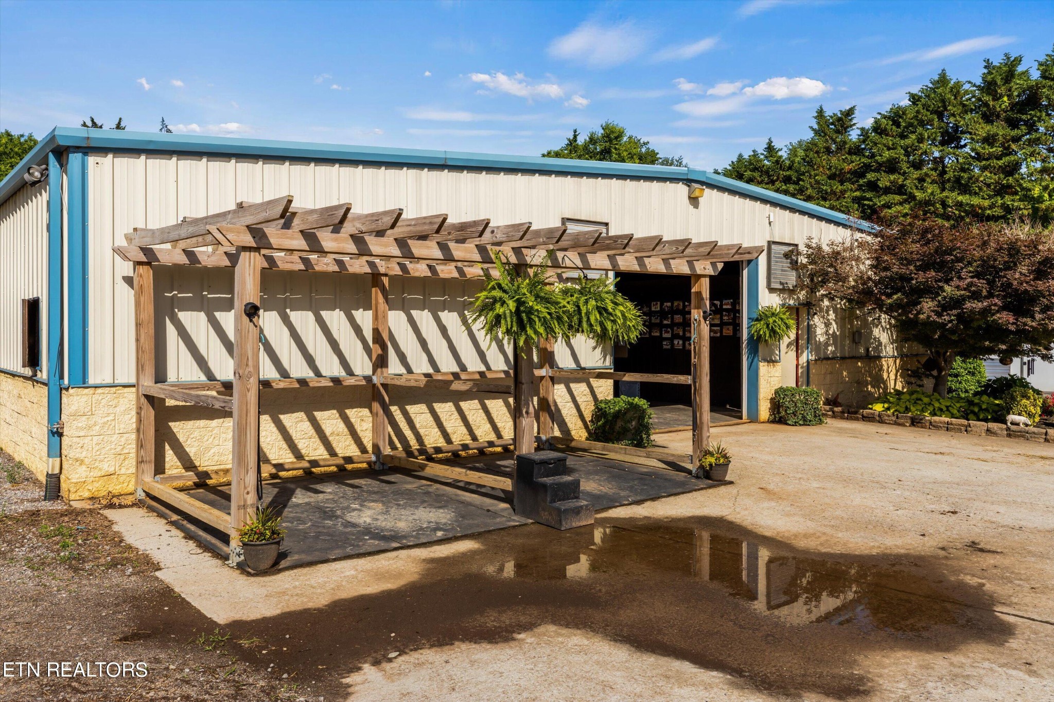 2304 W Gallaher Ferry Rd