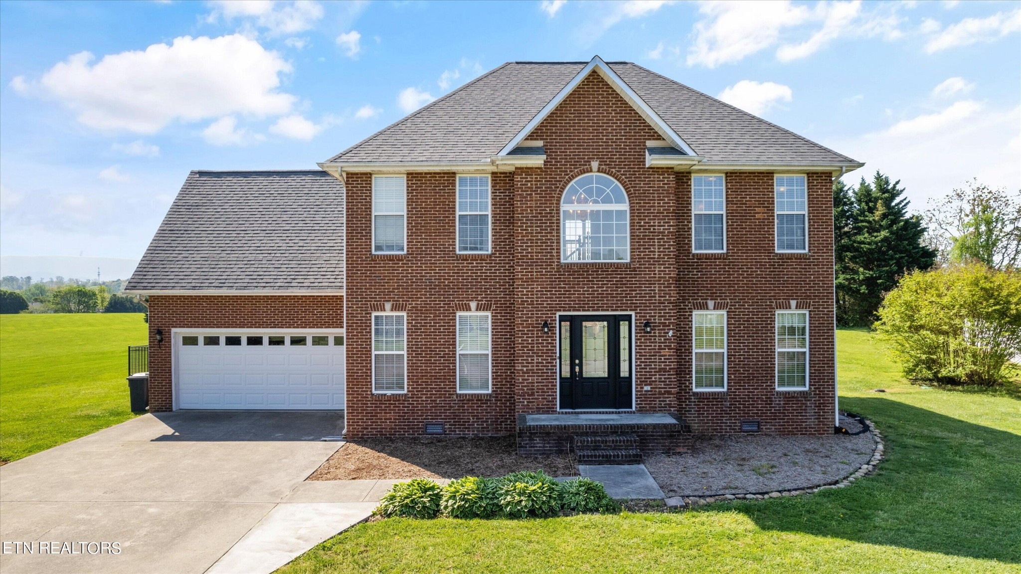 733 Greenfern Tr