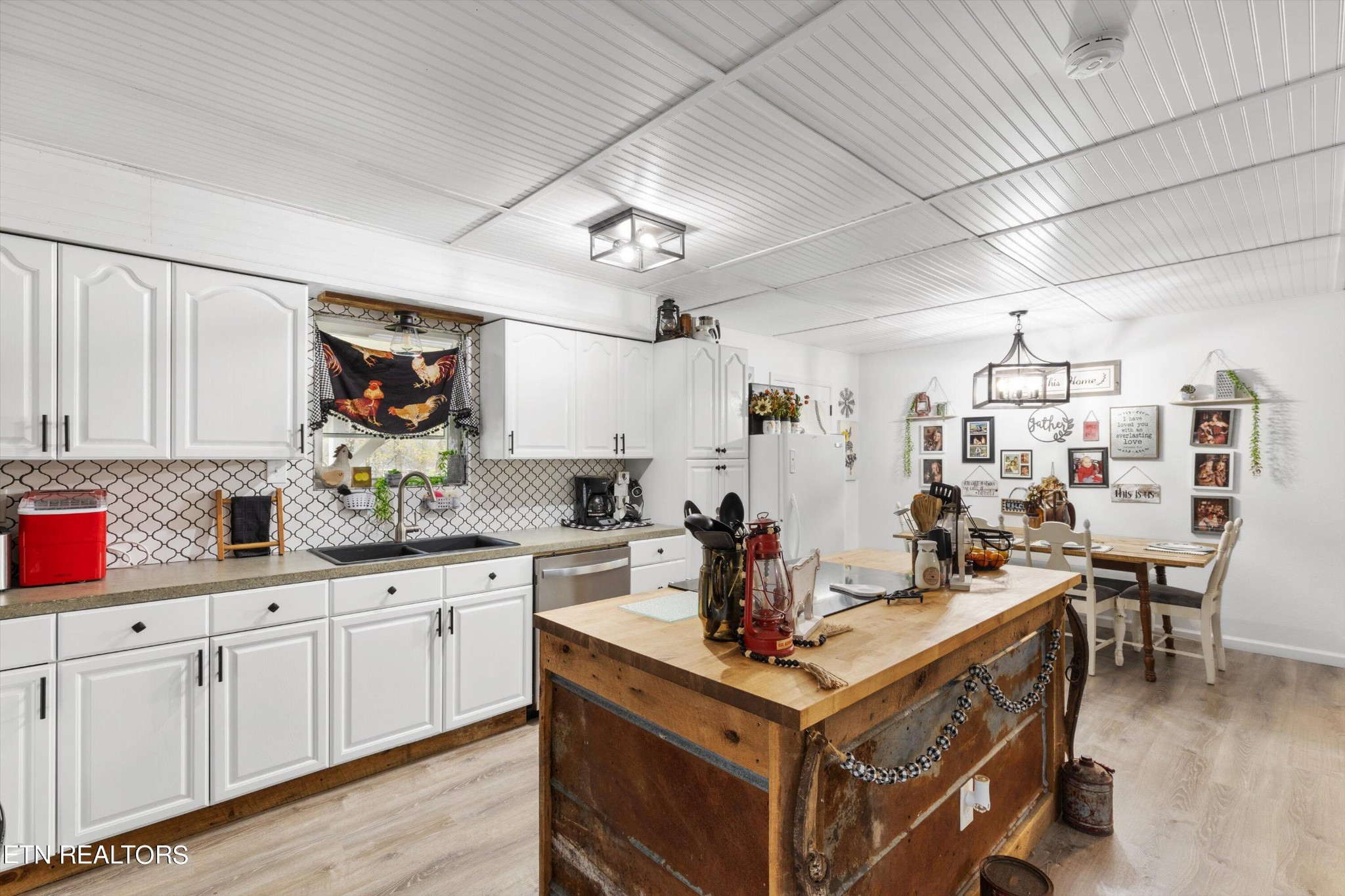188 Old Holderford Rd