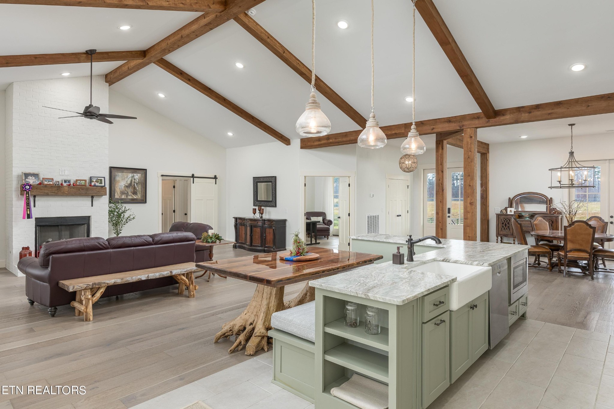 2923 Mowbray Pike