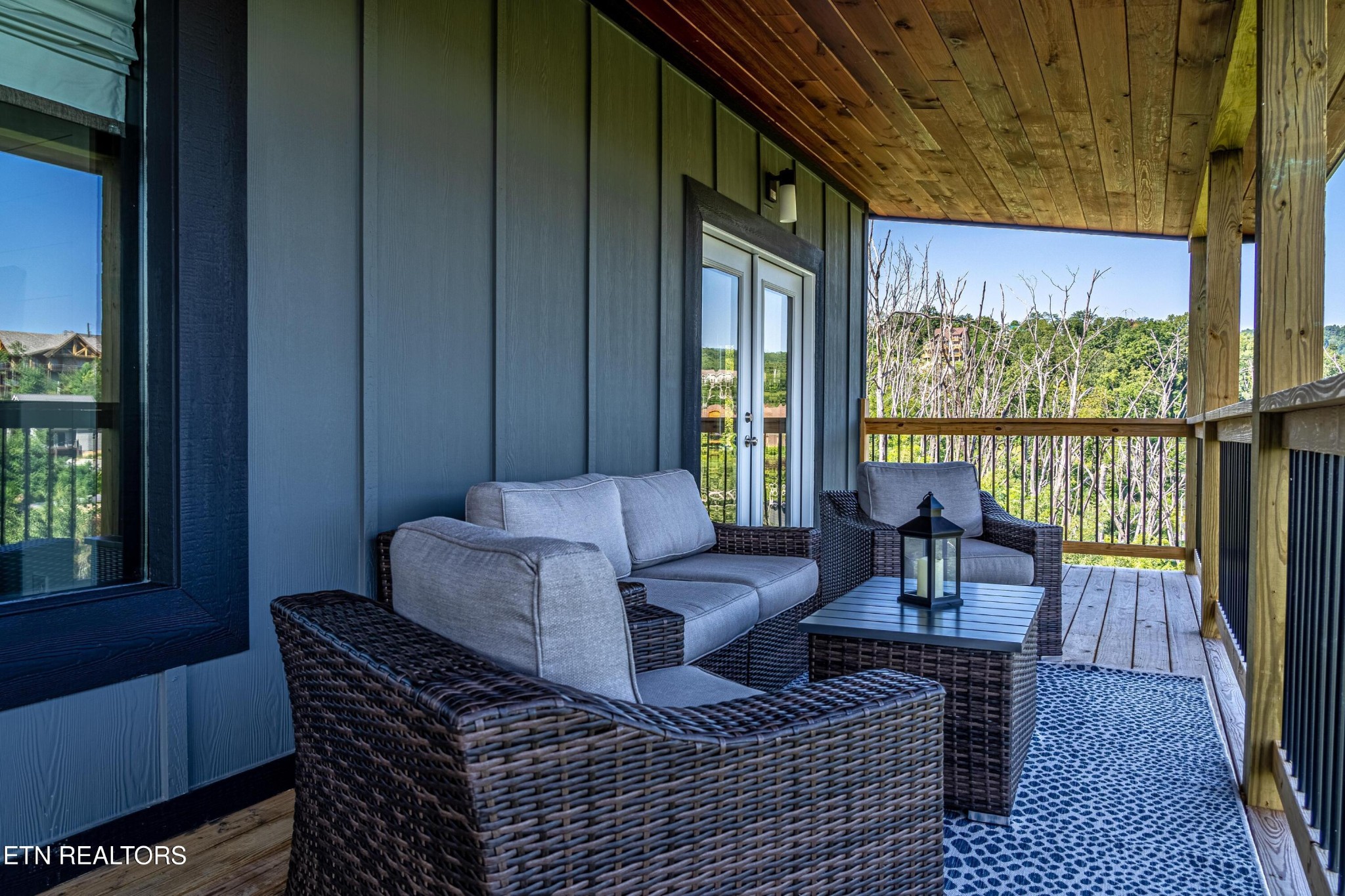633 Pinecrest Drive