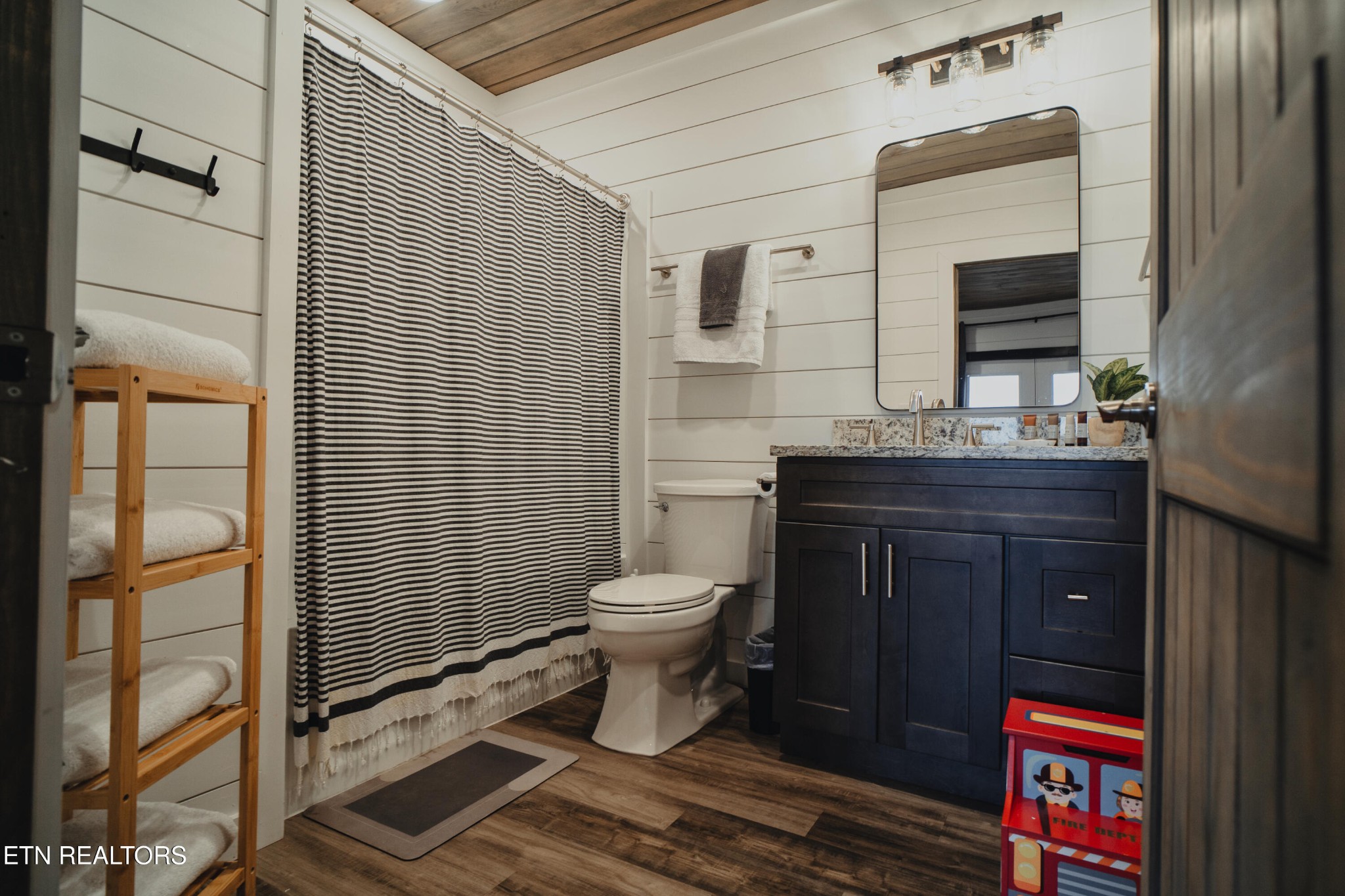 633 Pinecrest Drive