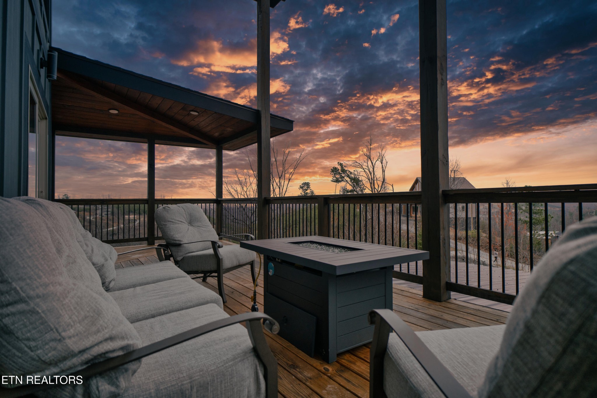 633 Pinecrest Drive