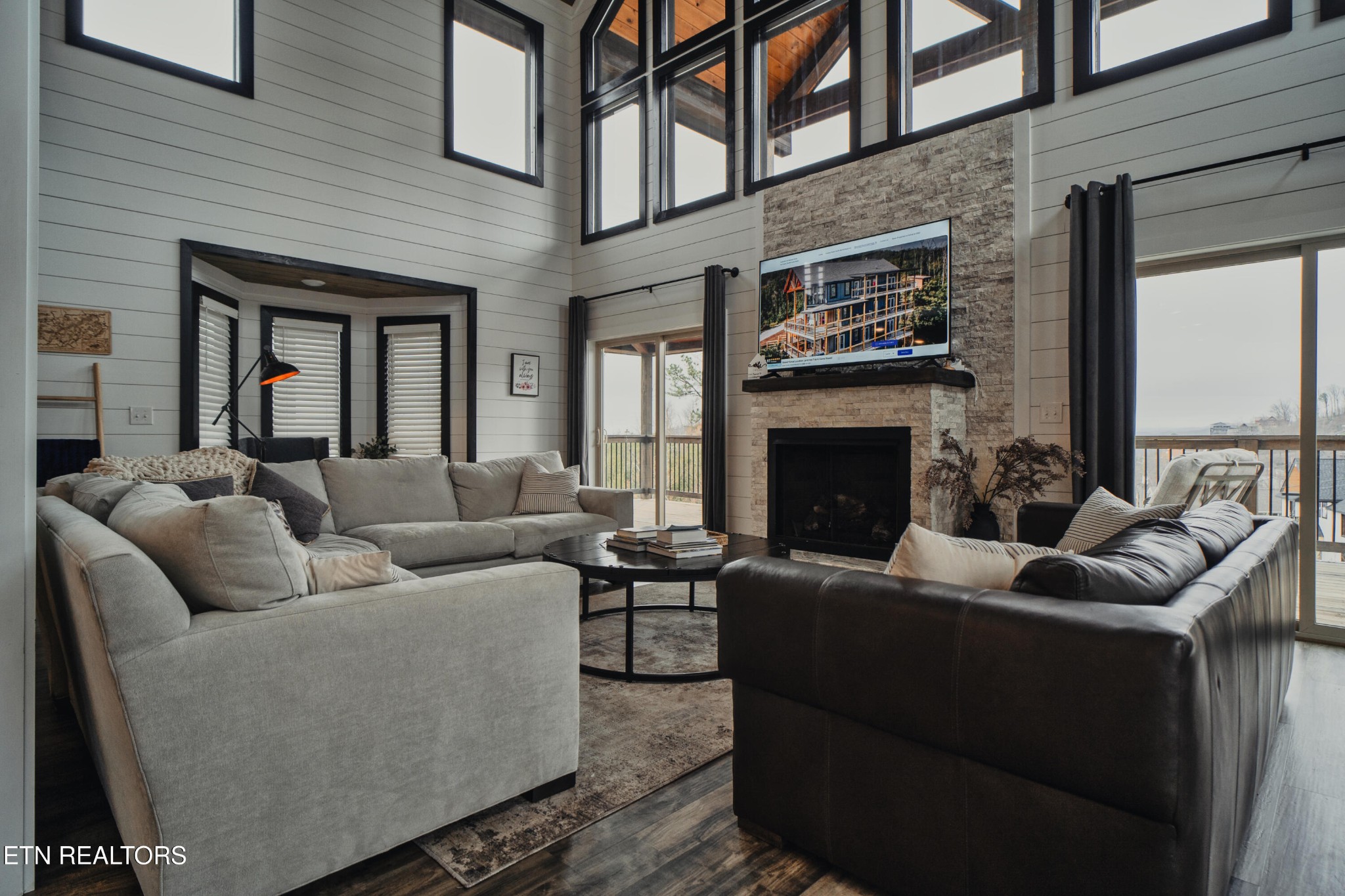 633 Pinecrest Drive