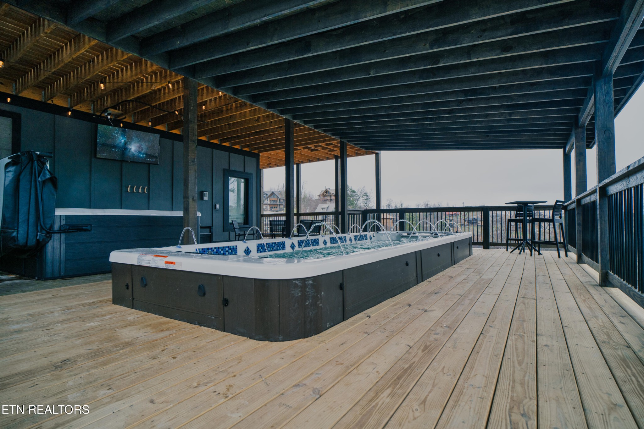 633 Pinecrest Drive