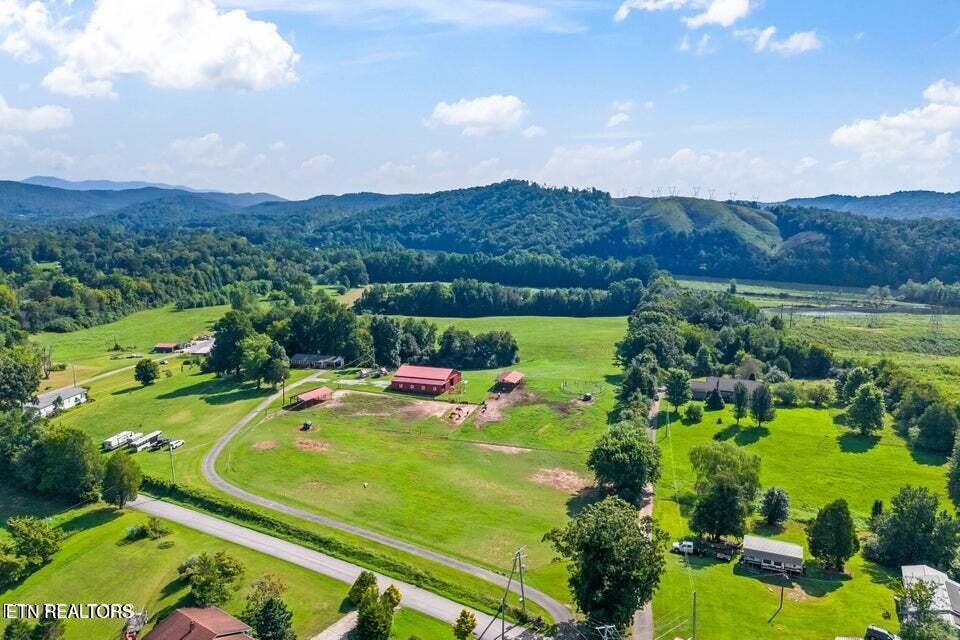 786 Swan Pond Circle Rd