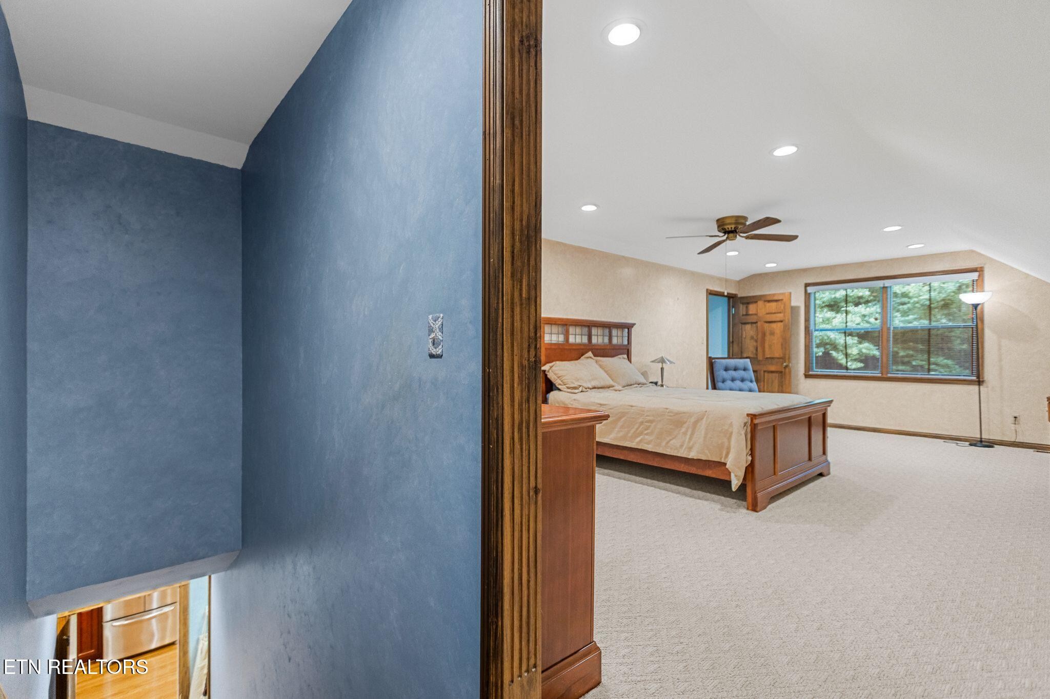 5227 Beverly Oaks Drive