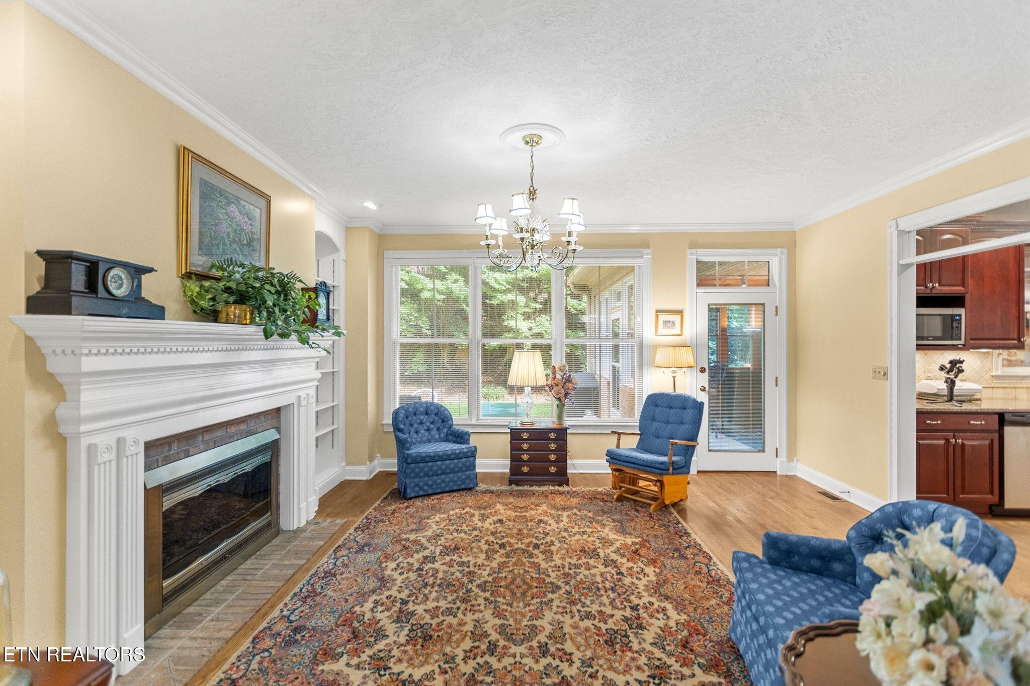 5227 Beverly Oaks Drive