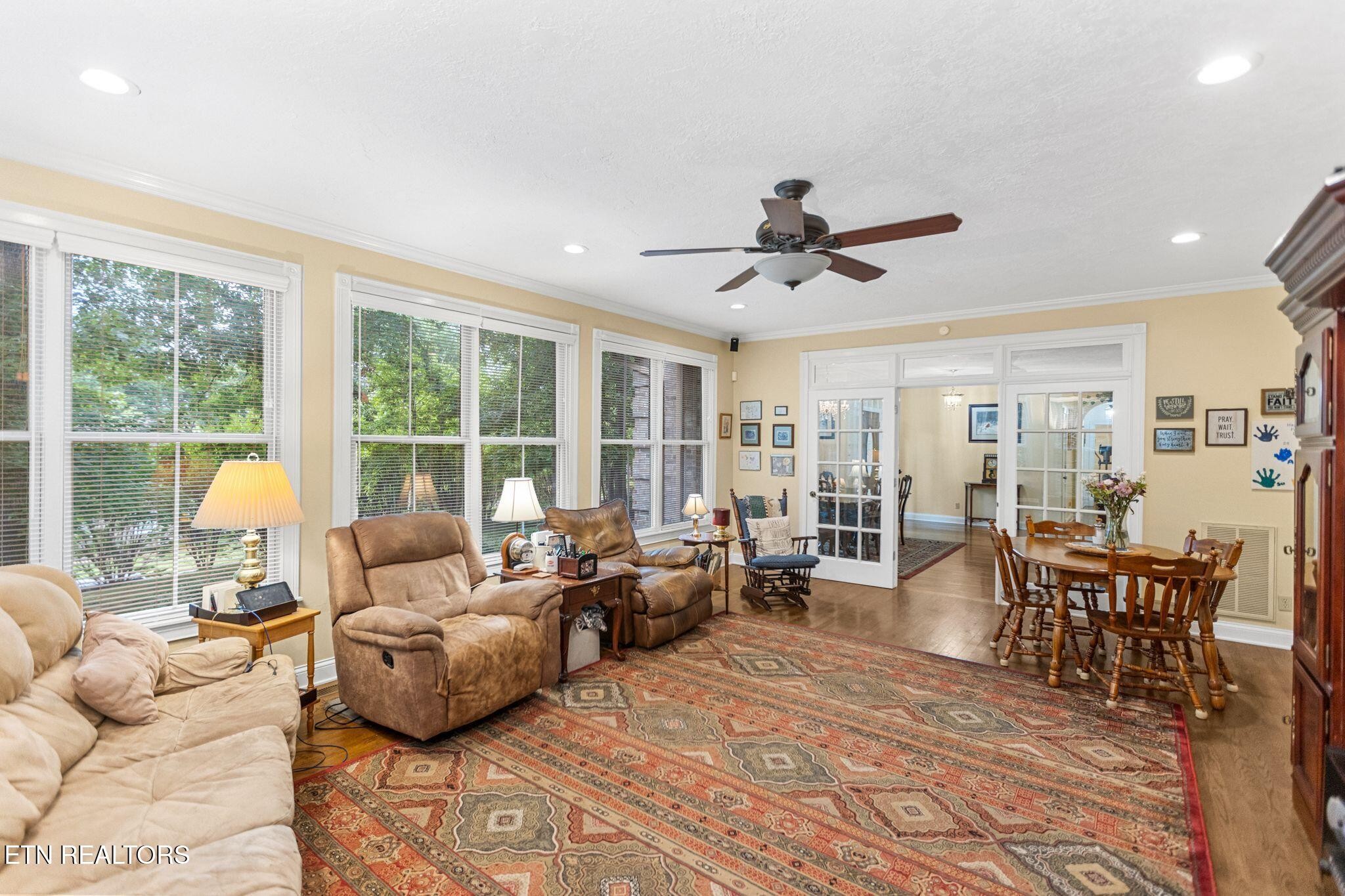 5227 Beverly Oaks Drive