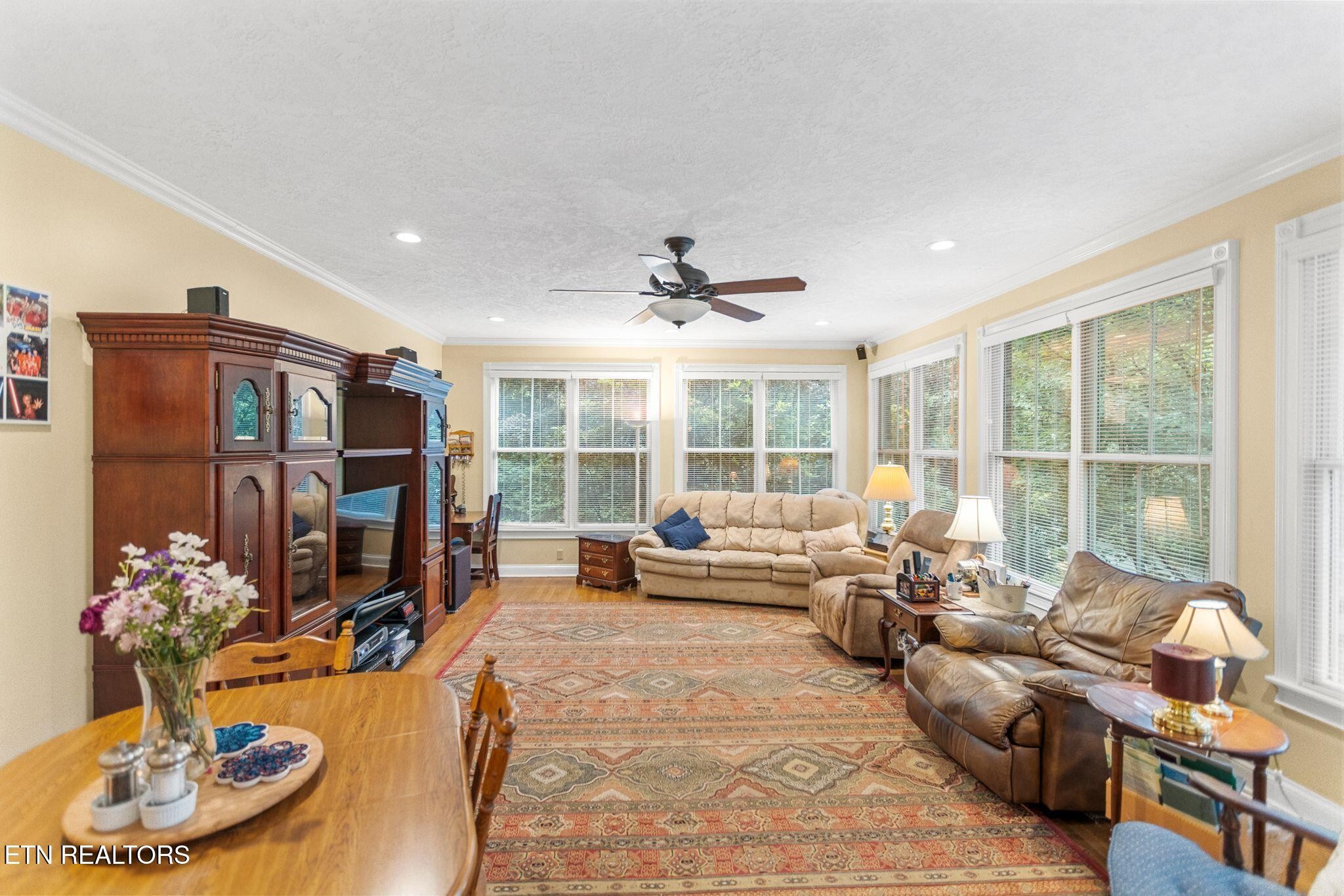 5227 Beverly Oaks Drive