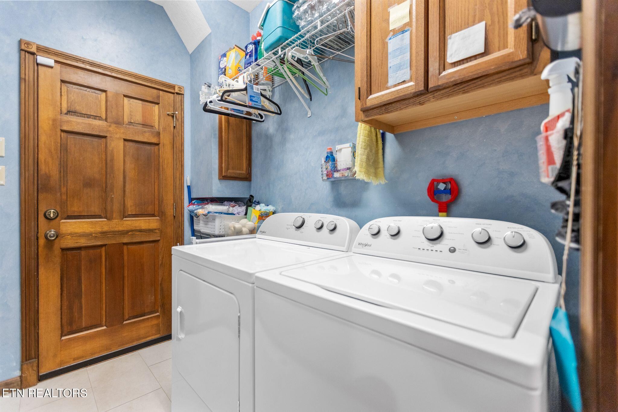 5227 Beverly Oaks Drive
