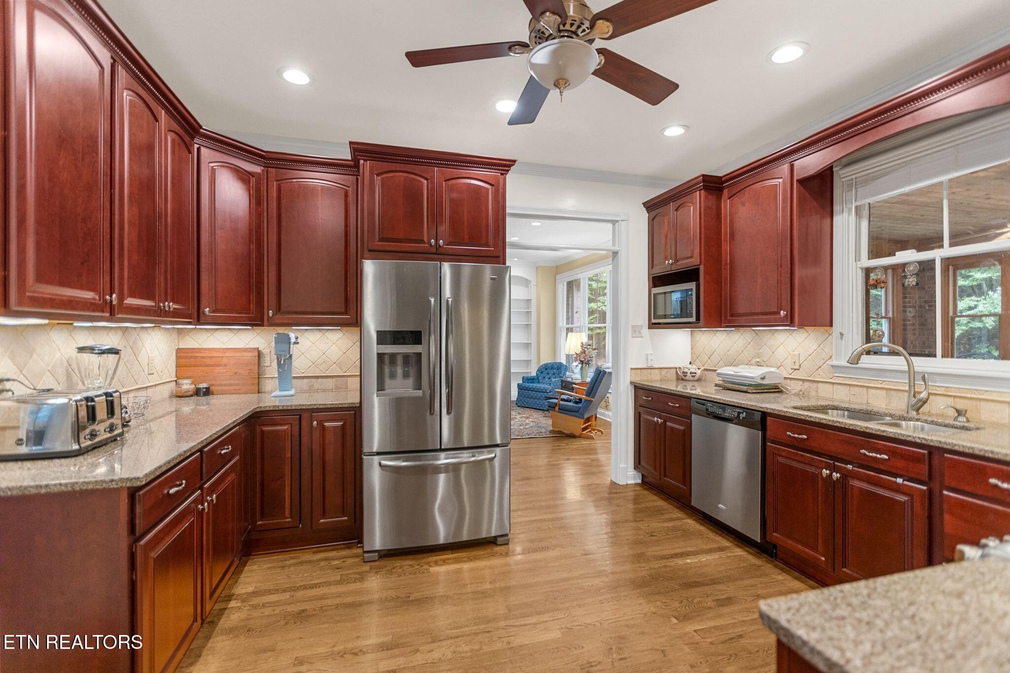 5227 Beverly Oaks Drive