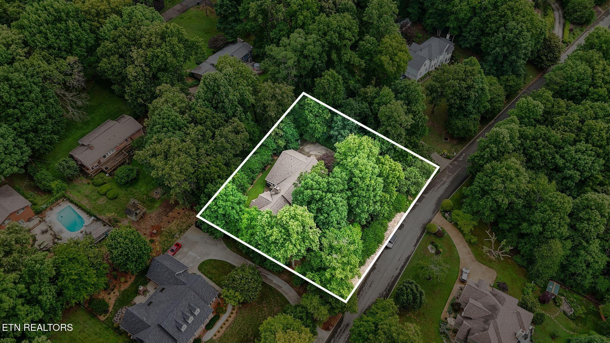 5227 Beverly Oaks Drive