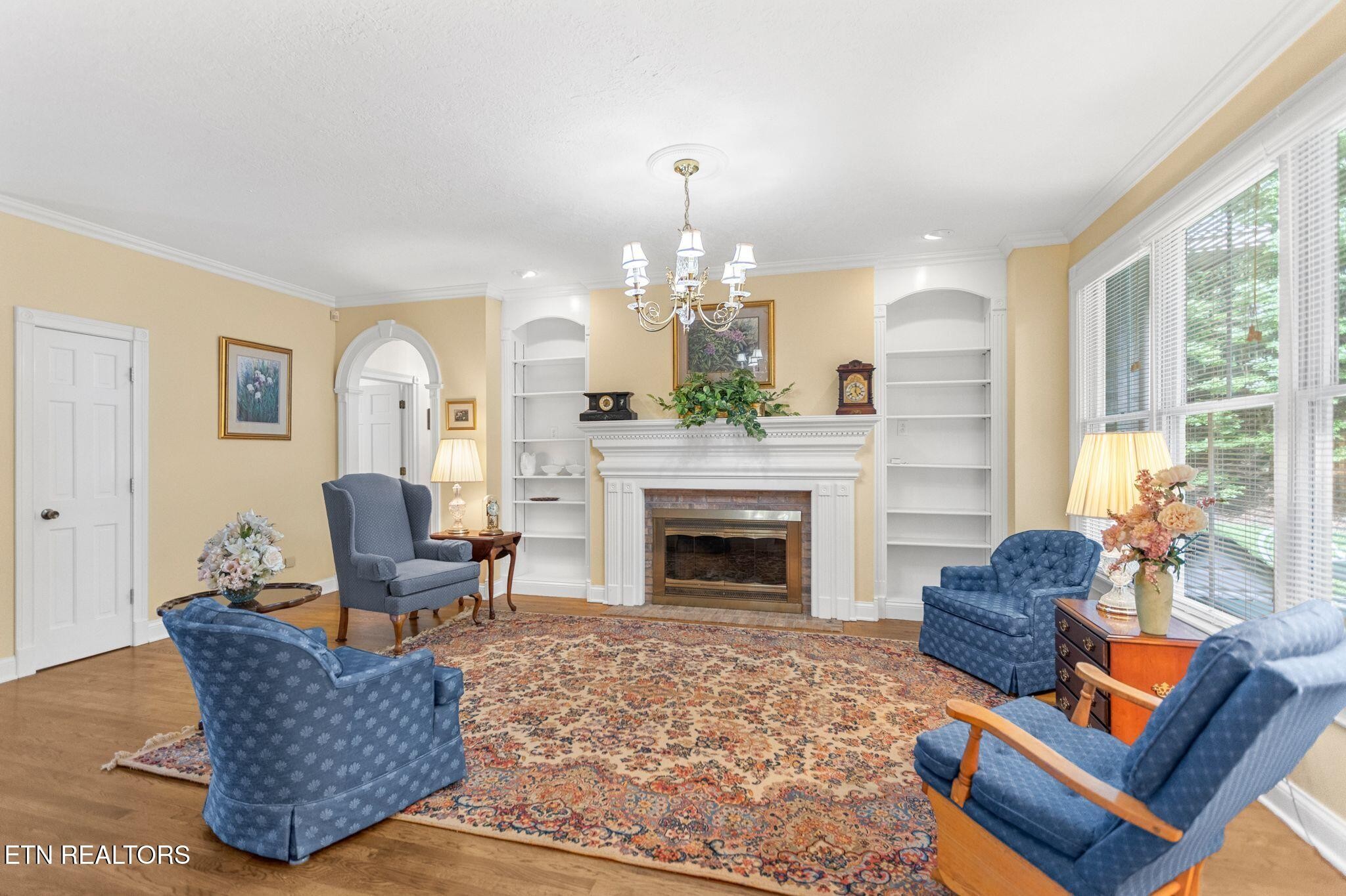 5227 Beverly Oaks Drive