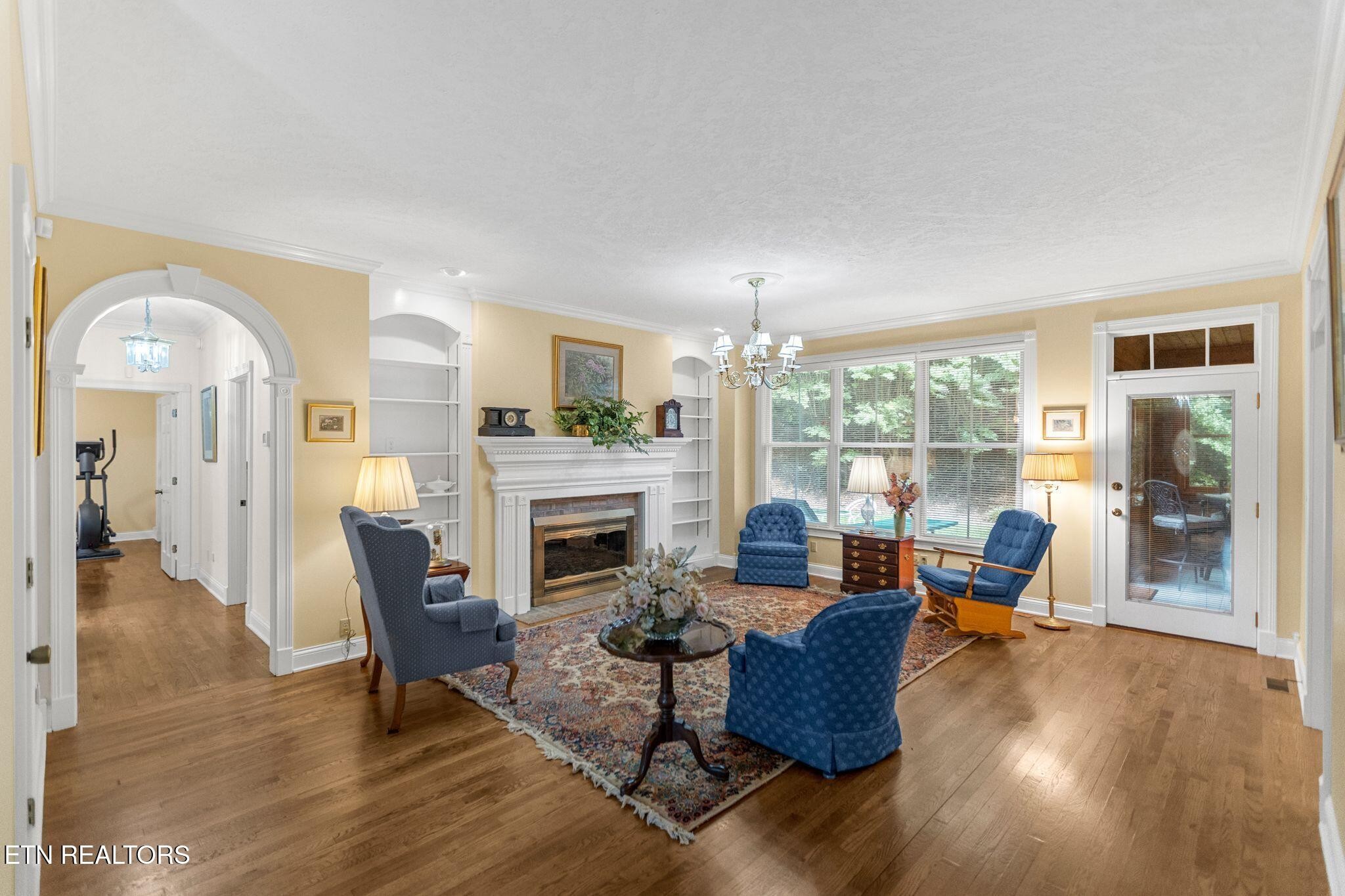 5227 Beverly Oaks Drive