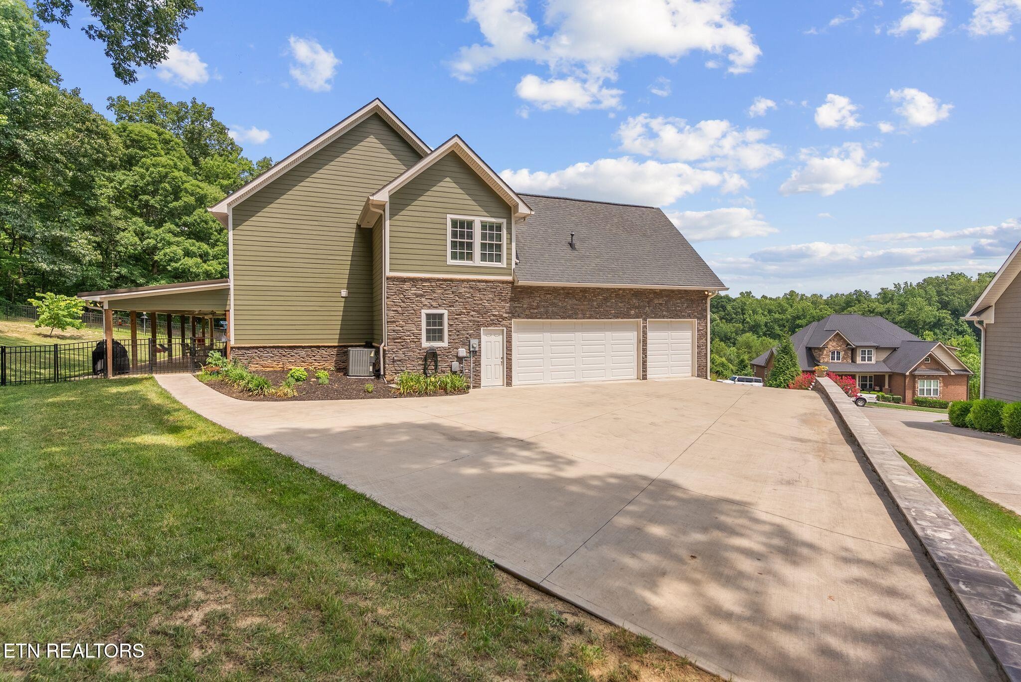 3045 Port Royal Lane