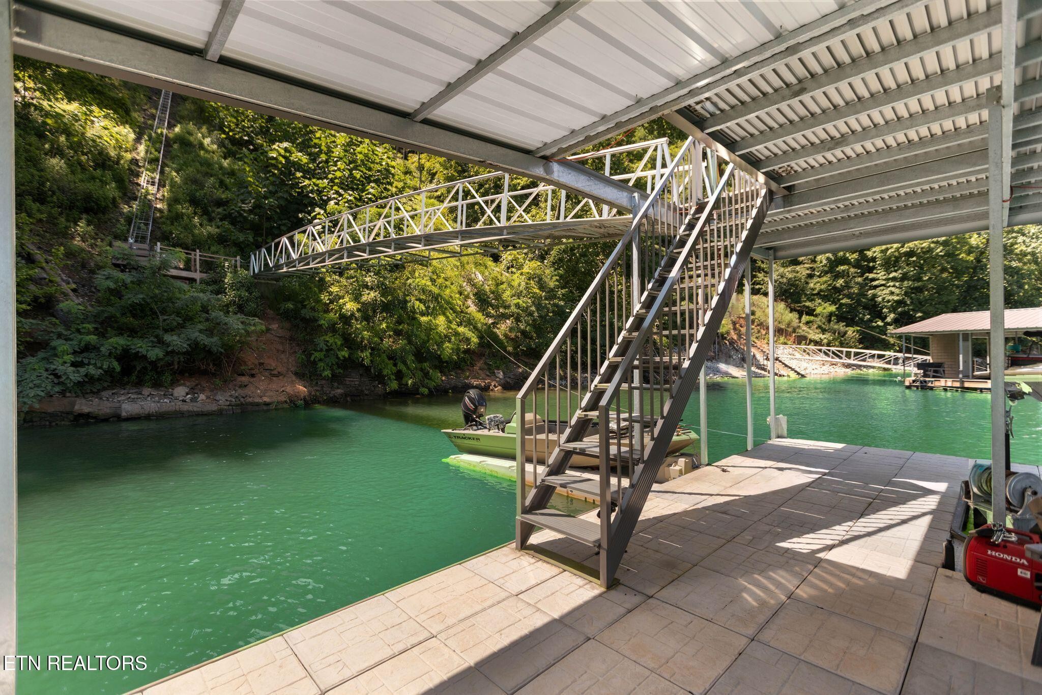 552 Fox Ridge Lane