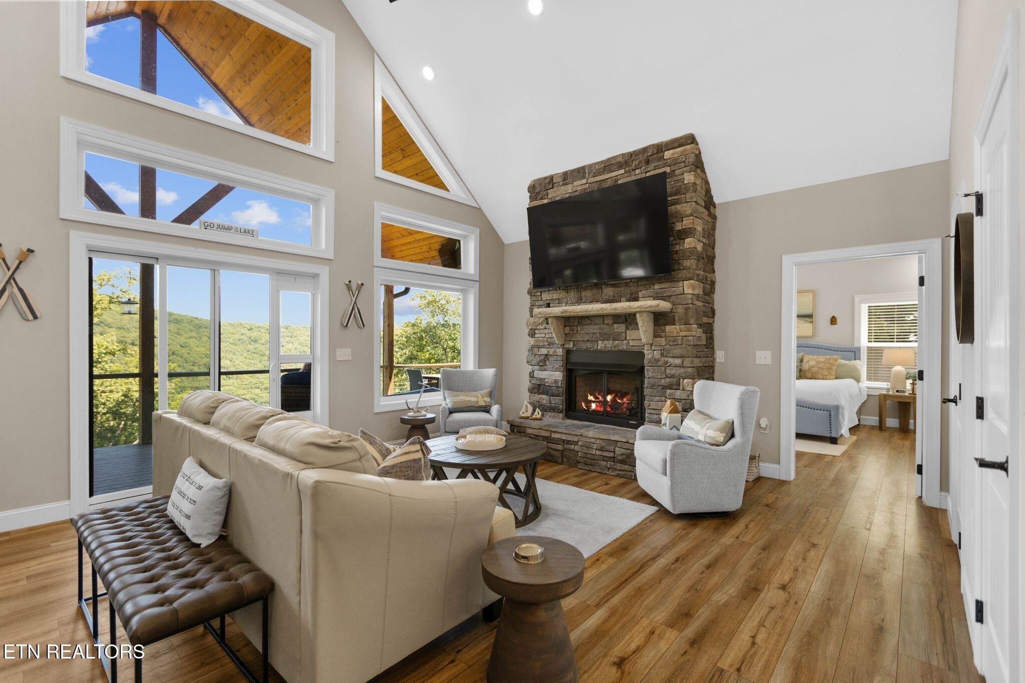 552 Fox Ridge Lane