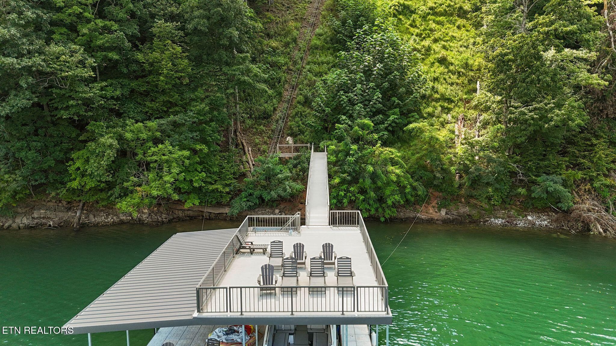 552 Fox Ridge Lane