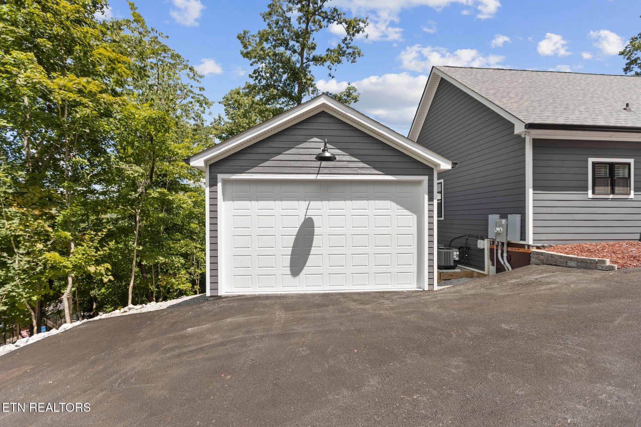 552 Fox Ridge Lane