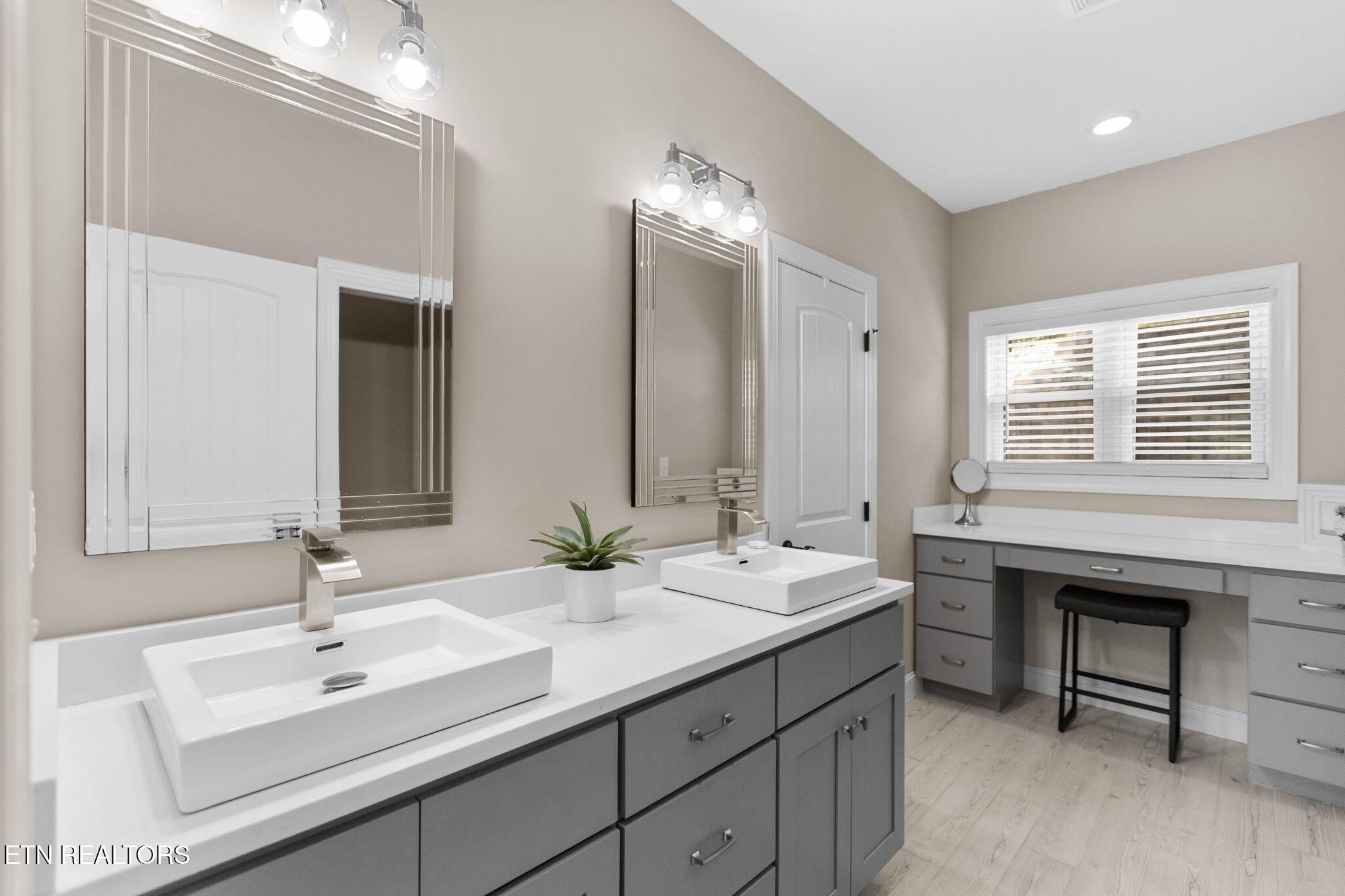 552 Fox Ridge Lane